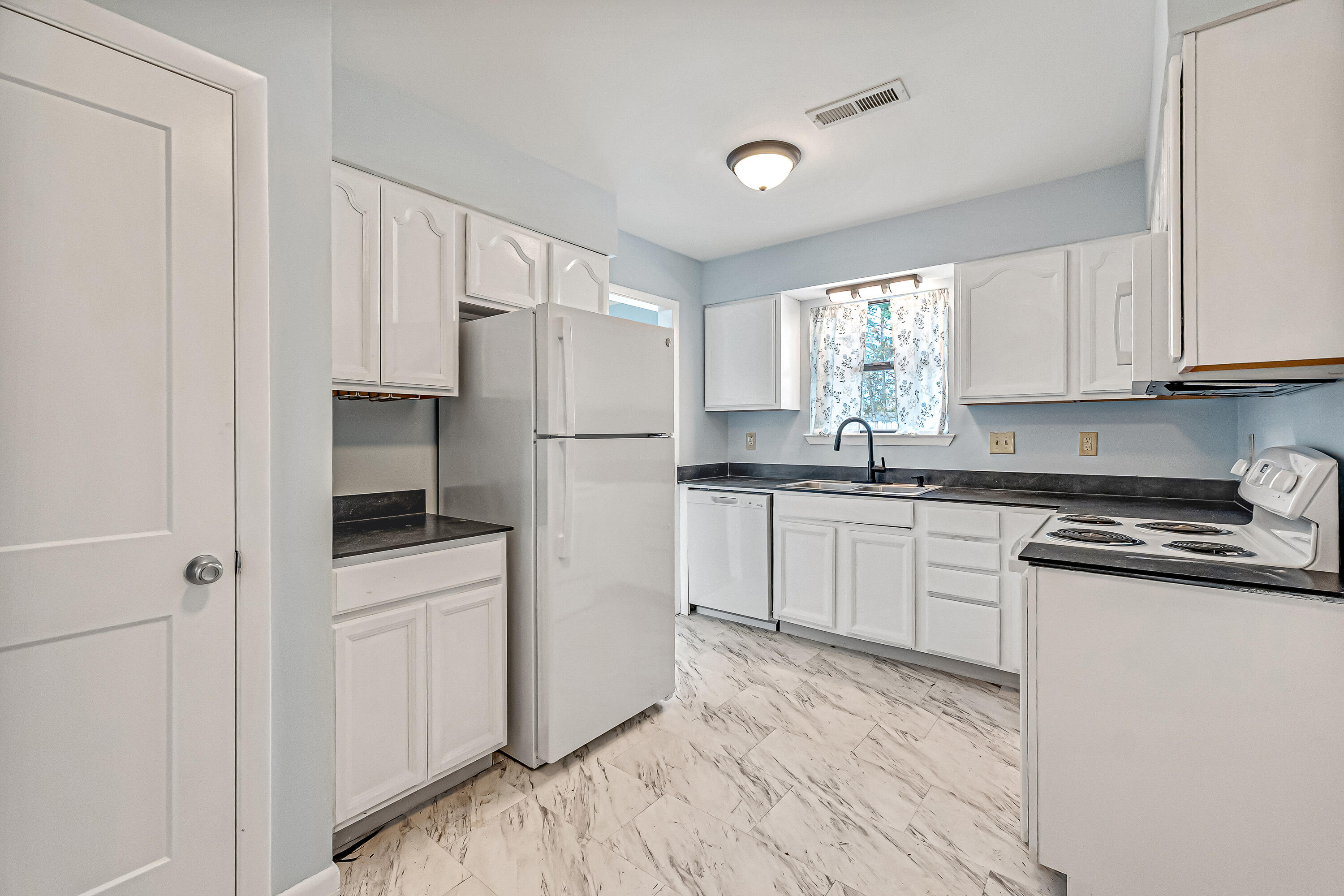 PINE MEADOWS - Residential