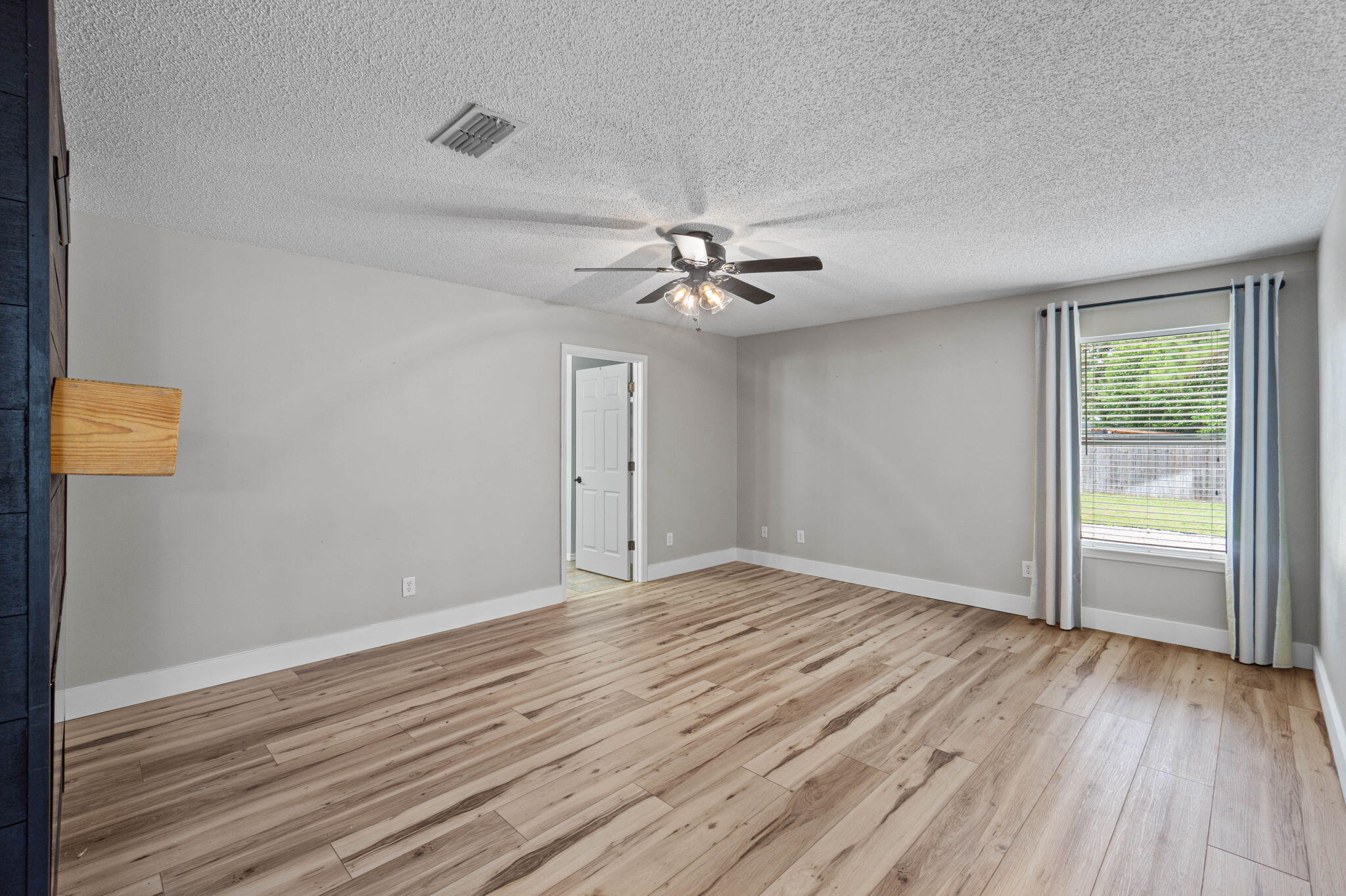 HIDDEN SHORES - Residential