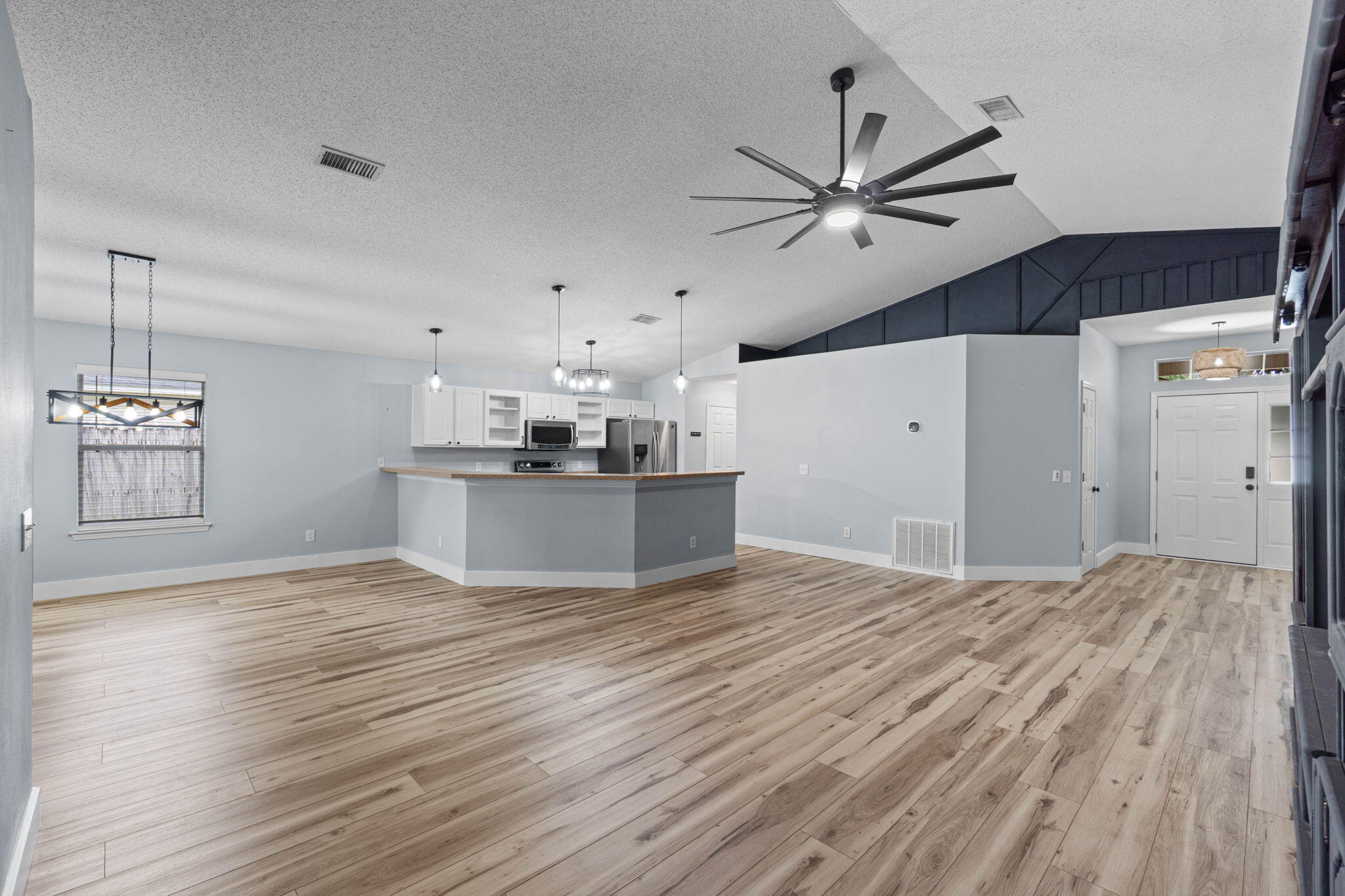 HIDDEN SHORES - Residential