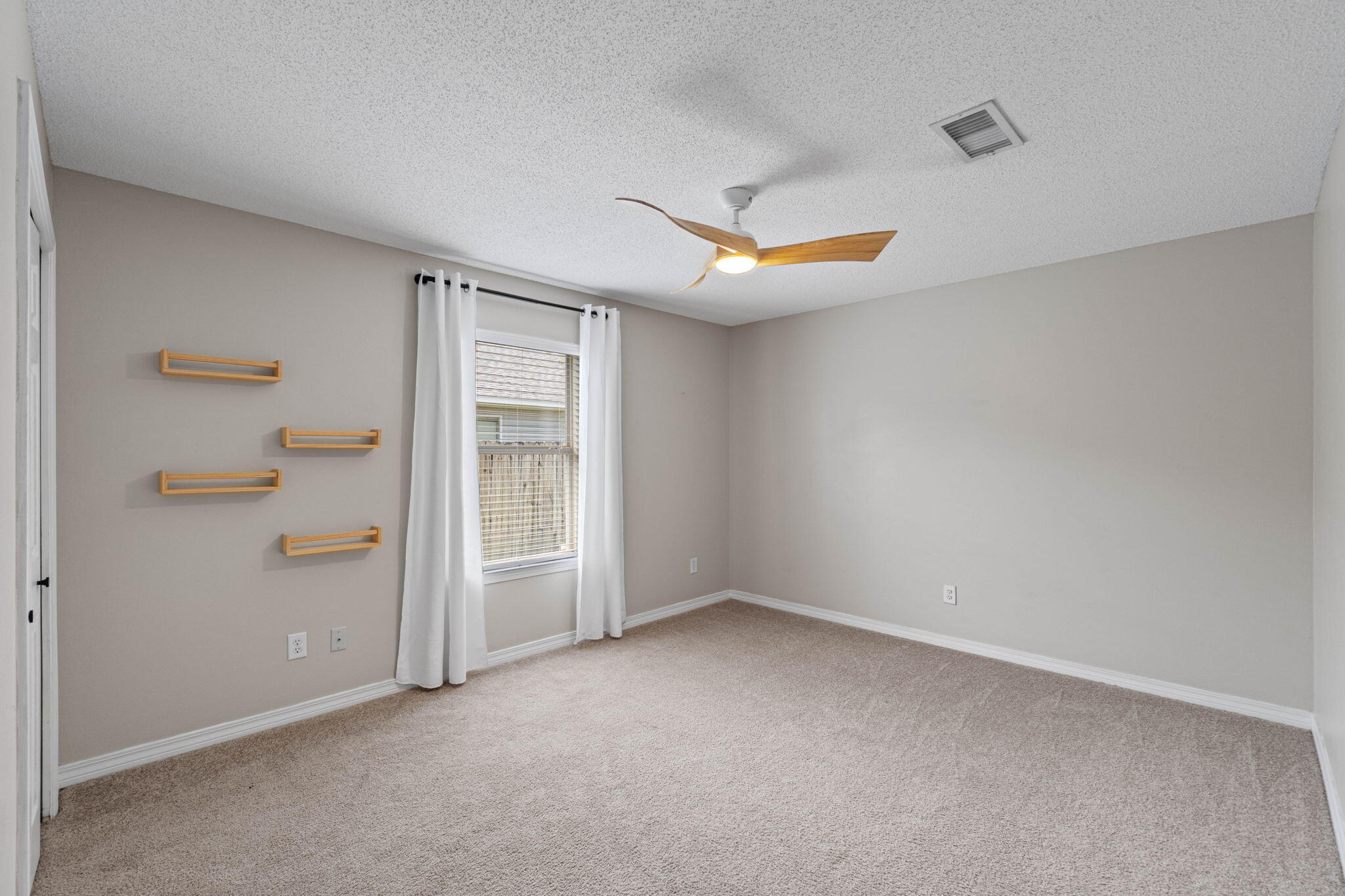 HIDDEN SHORES - Residential