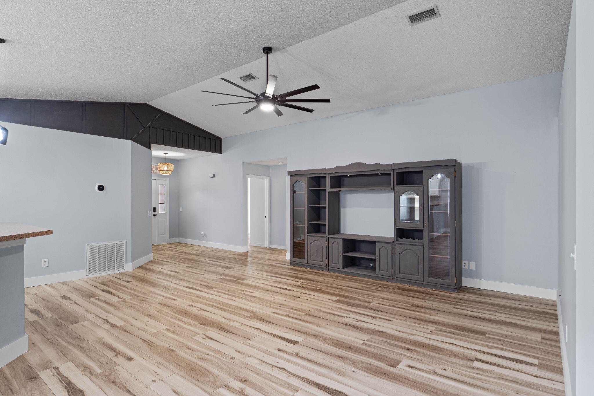 HIDDEN SHORES - Residential