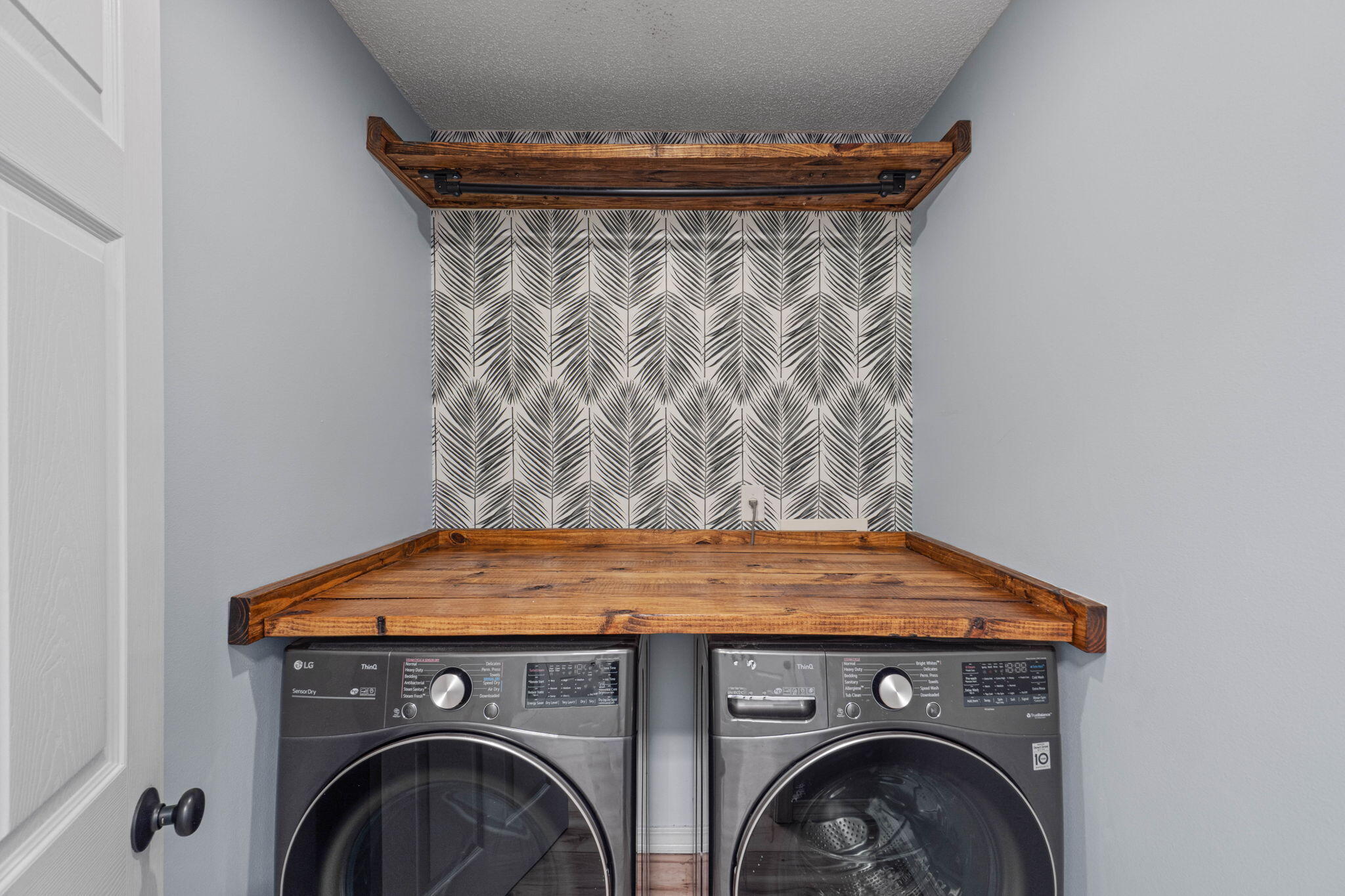 HIDDEN SHORES - Residential