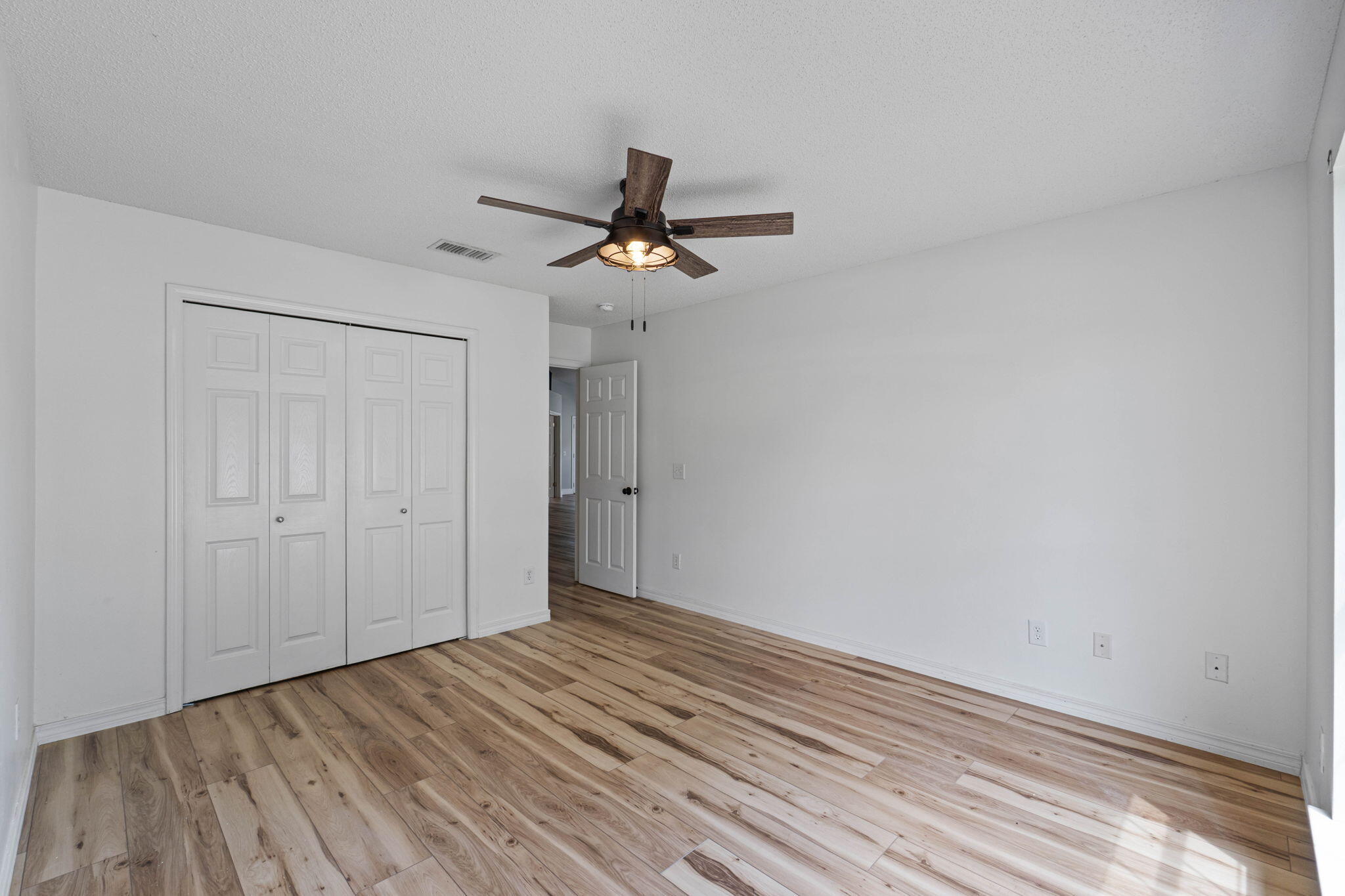 HIDDEN SHORES - Residential