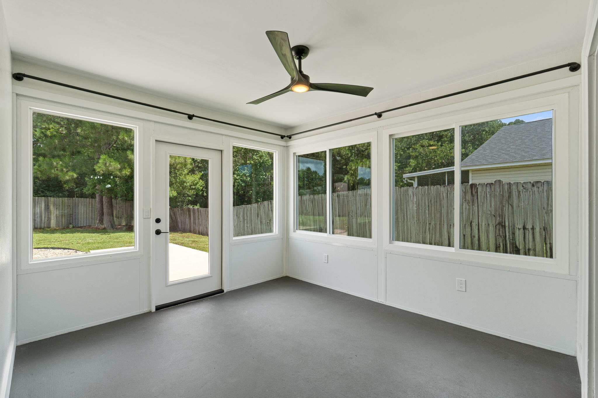 HIDDEN SHORES - Residential