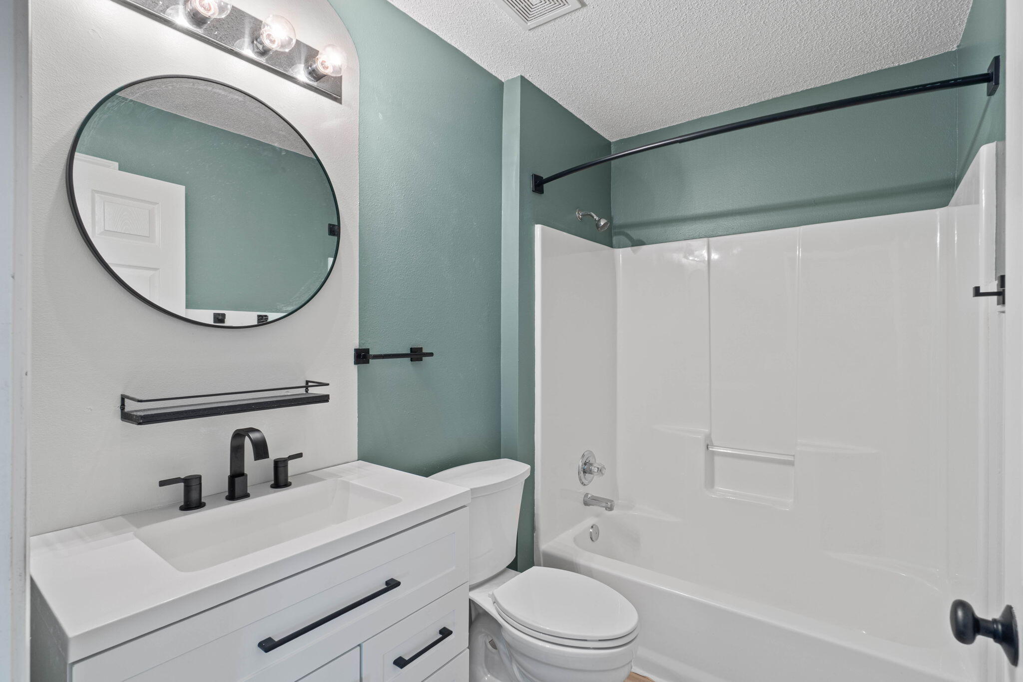 HIDDEN SHORES - Residential