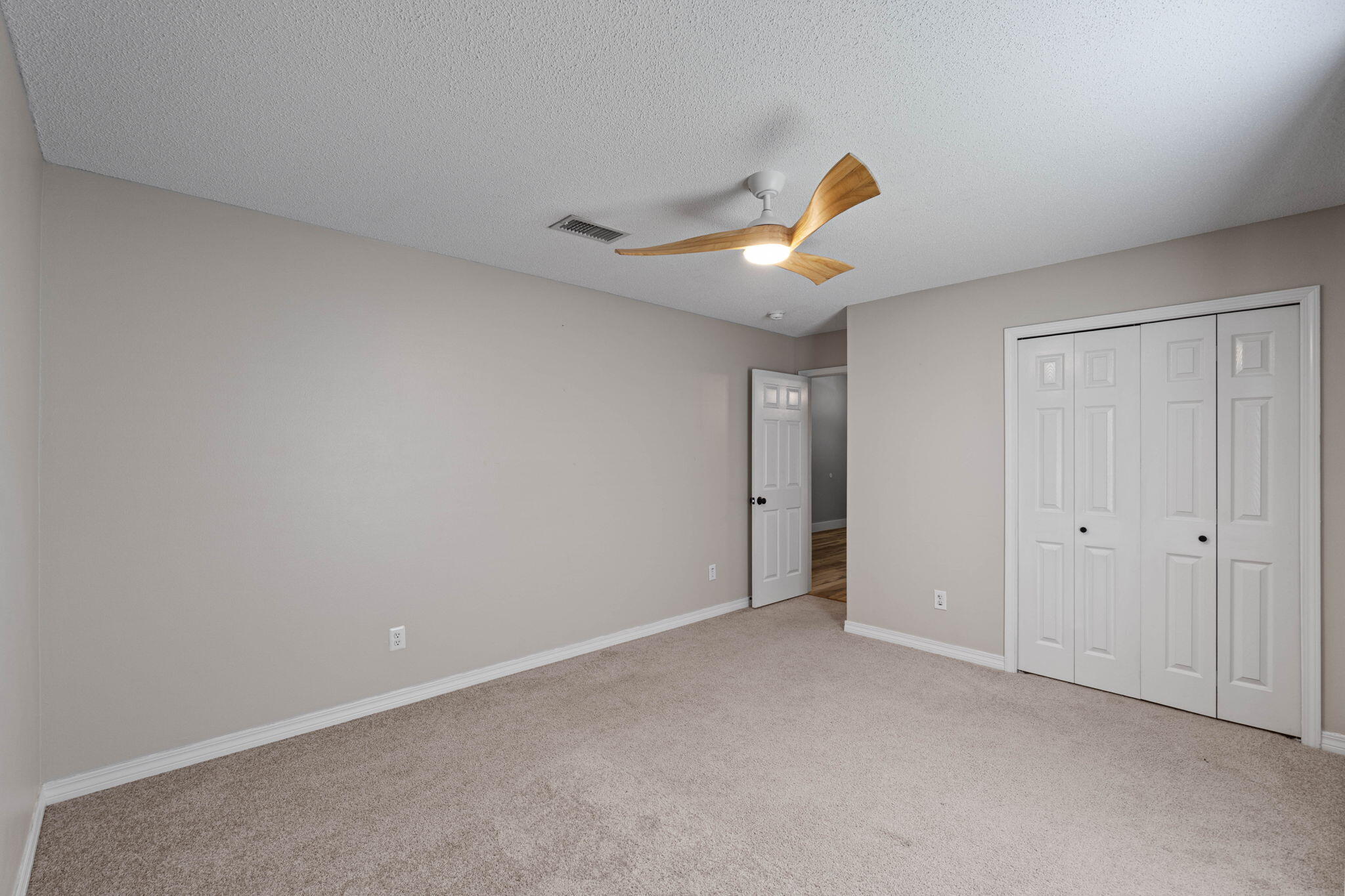 HIDDEN SHORES - Residential