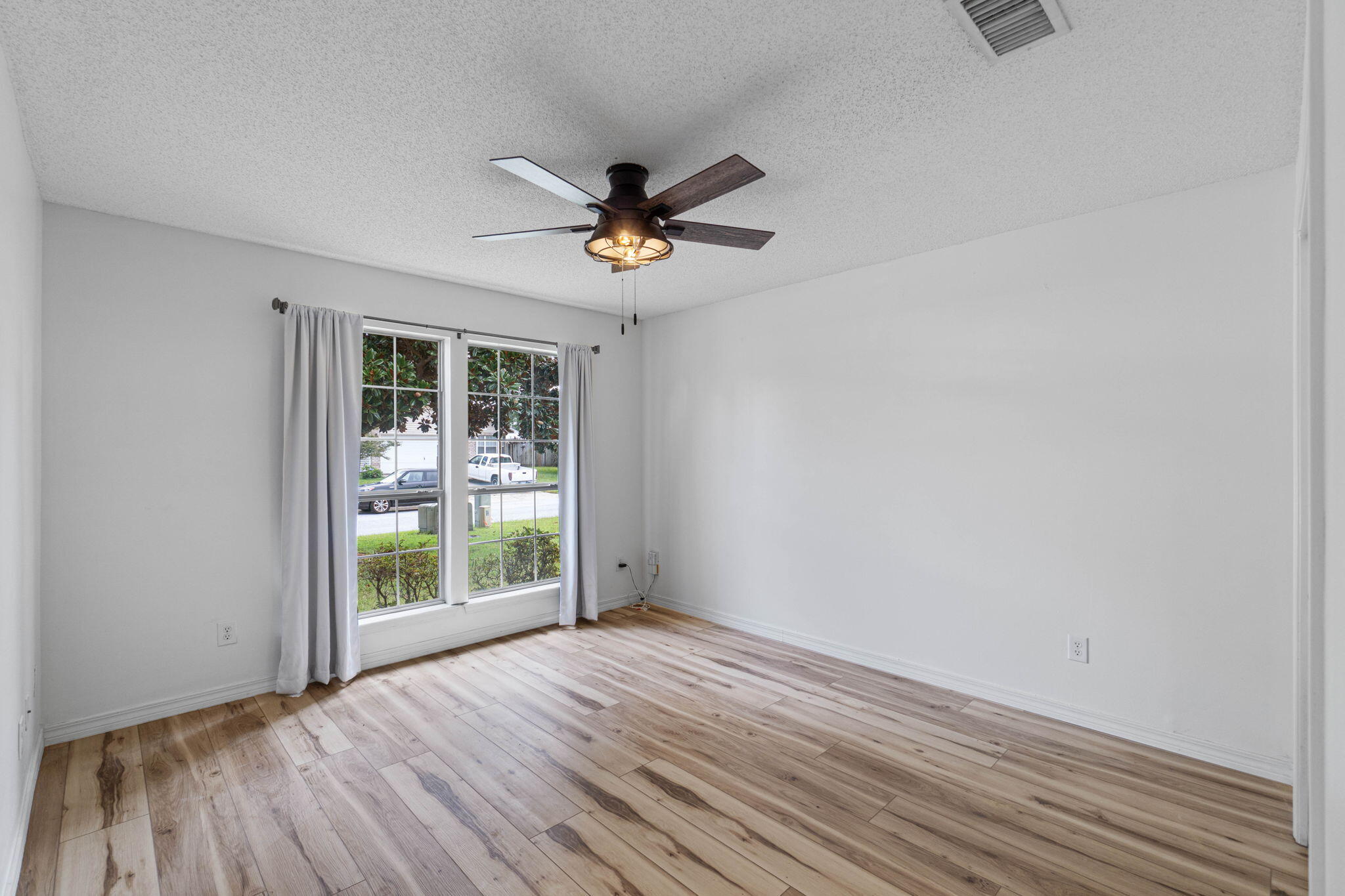 HIDDEN SHORES - Residential