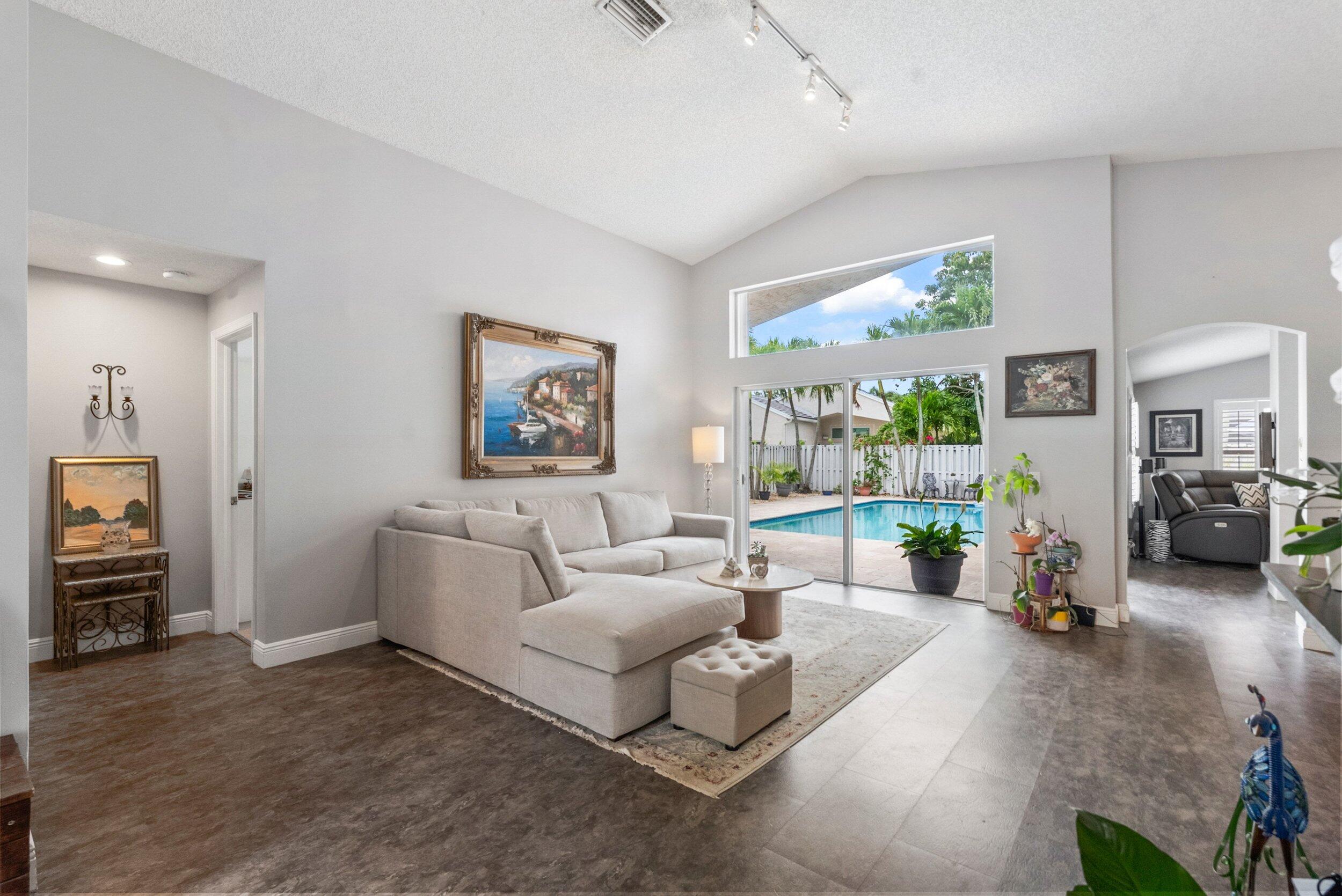 The Falls - Cedar Falls - Residential