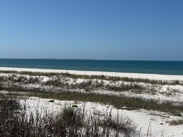 NO RECORDED SUBDIVISION - Land