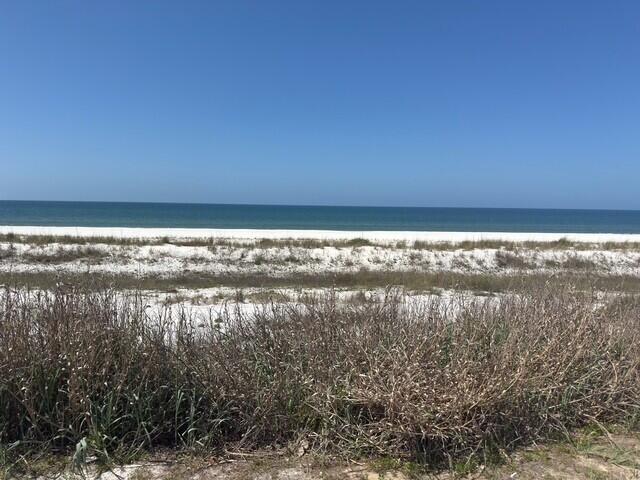 NO RECORDED SUBDIVISION - Land