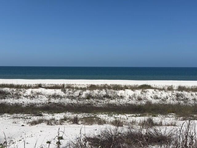 NO RECORDED SUBDIVISION - Land