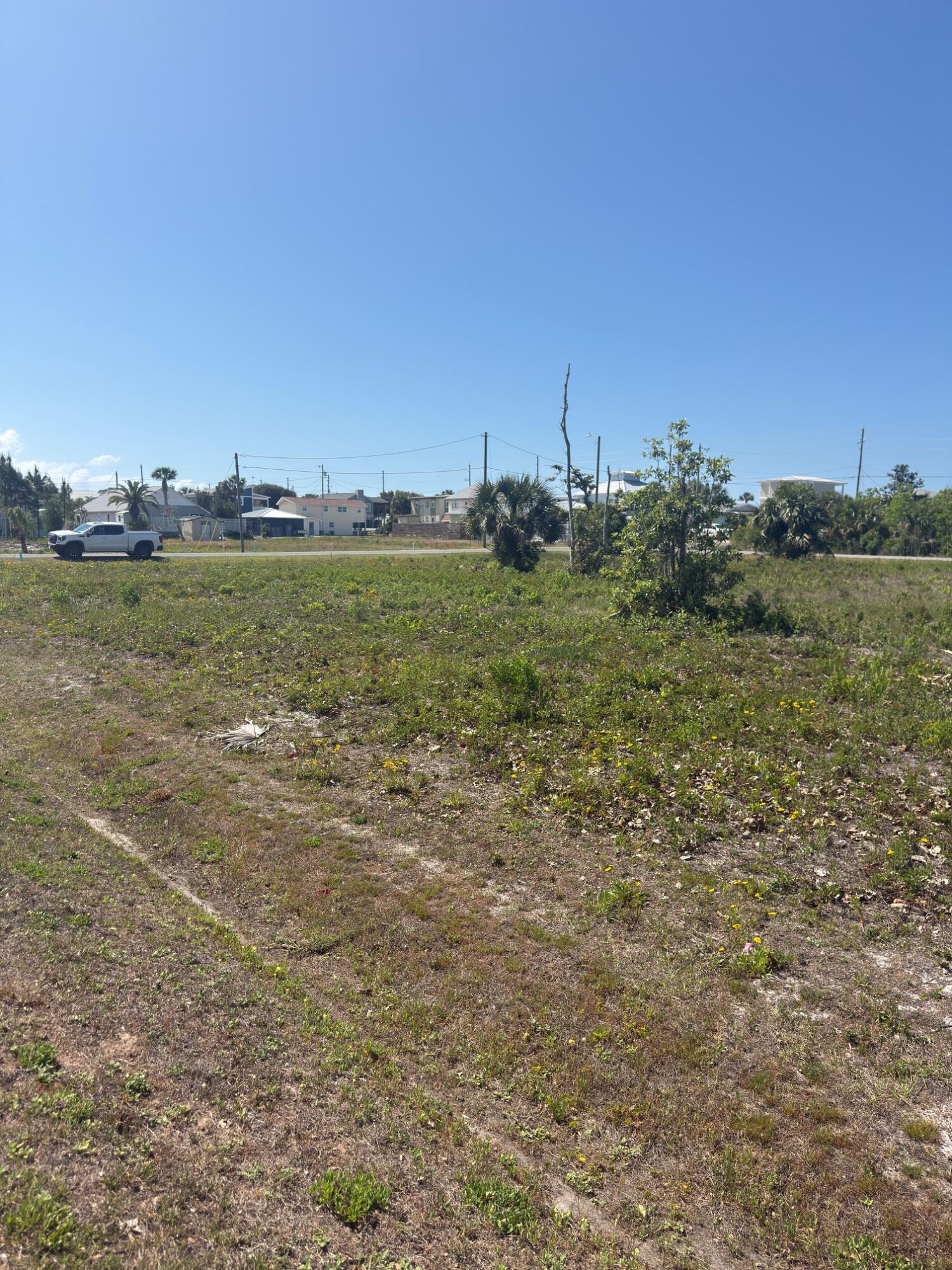 NO RECORDED SUBDIVISION - Land