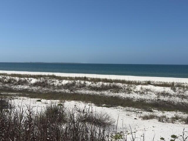 NO RECORDED SUBDIVISION - Land