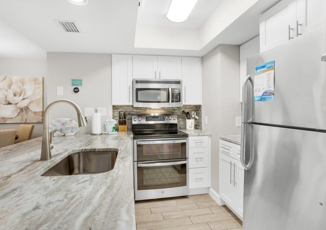 9815 U.S. 98 208