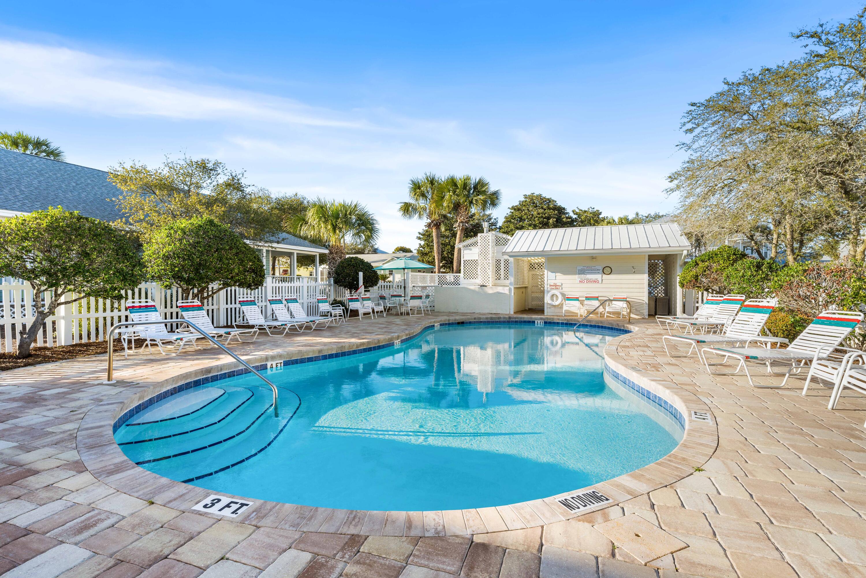 CRYSTAL BEACH COTTAGES - Residential