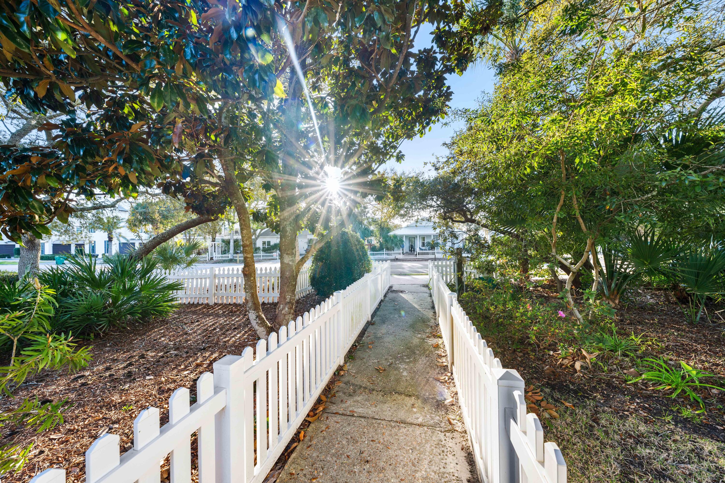 CRYSTAL BEACH COTTAGES - Residential