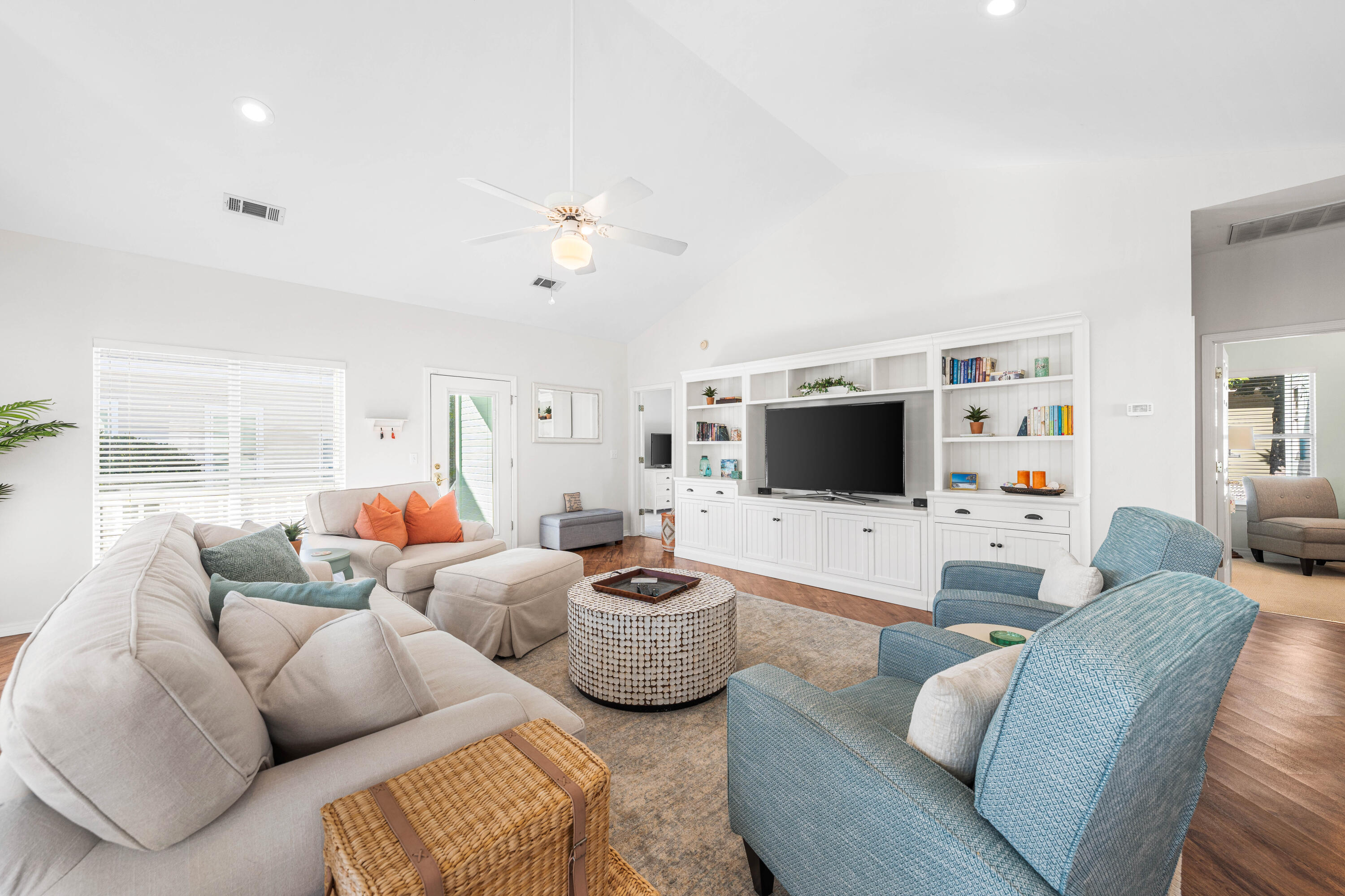 CRYSTAL BEACH COTTAGES - Residential