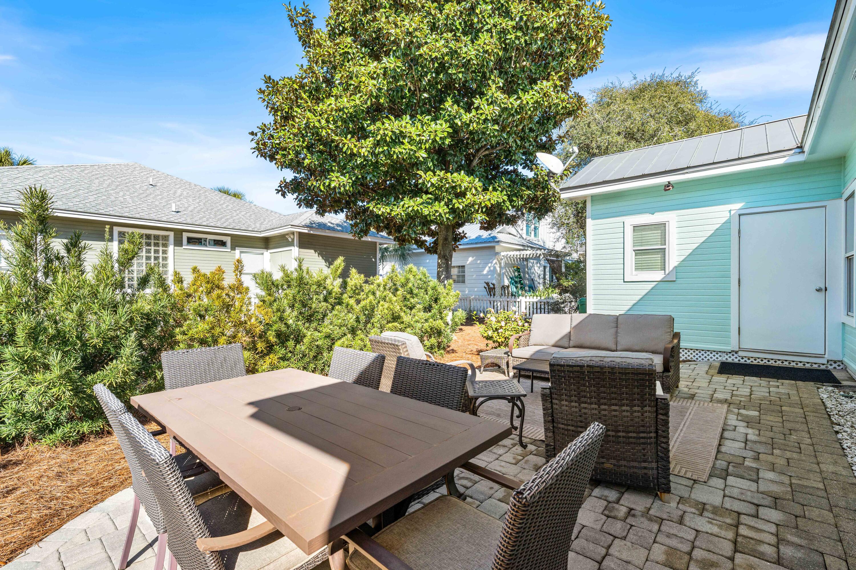 CRYSTAL BEACH COTTAGES - Residential