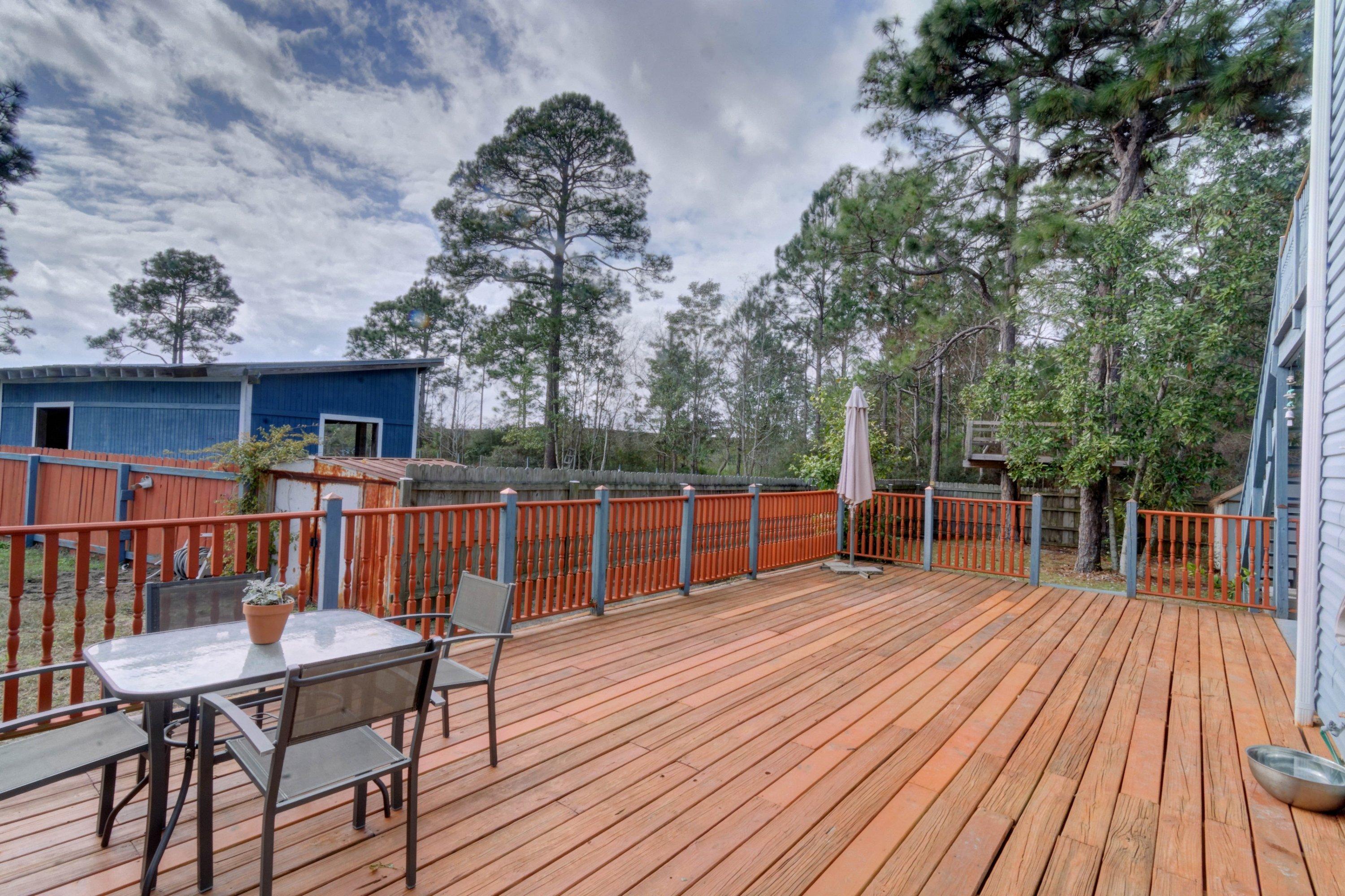 EAST BAY RIVER ESTATES - Residential