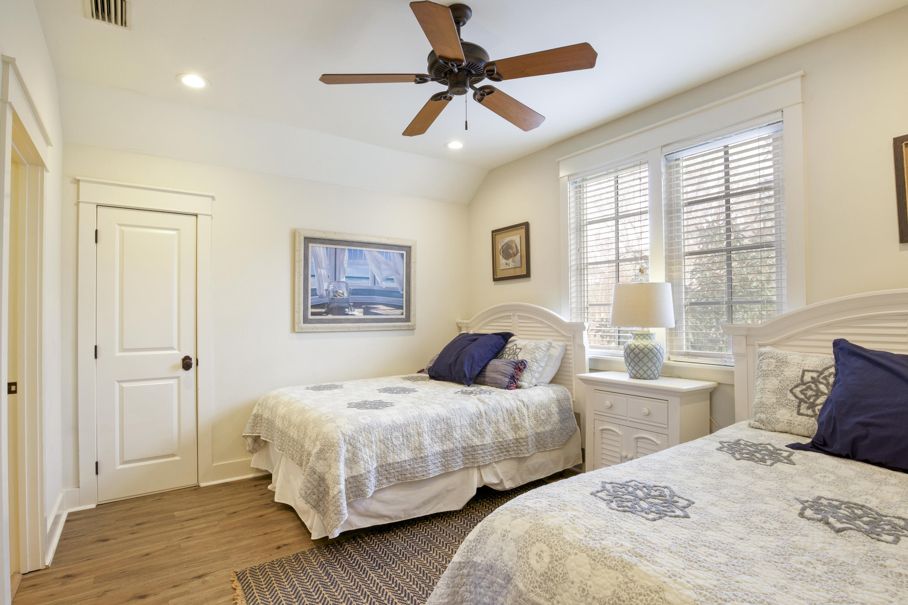 BUNGALOS AT SANDESTIN - Residential