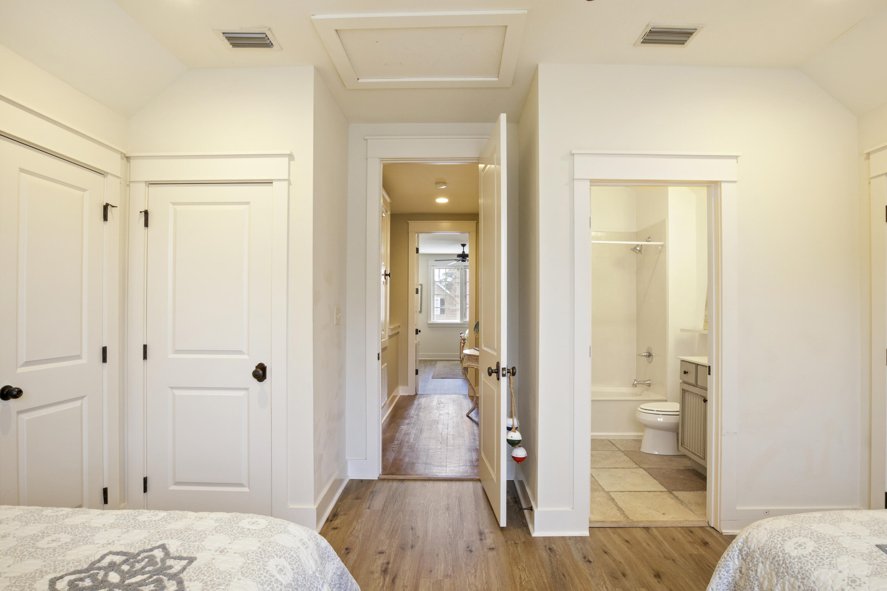 BUNGALOS AT SANDESTIN - Residential