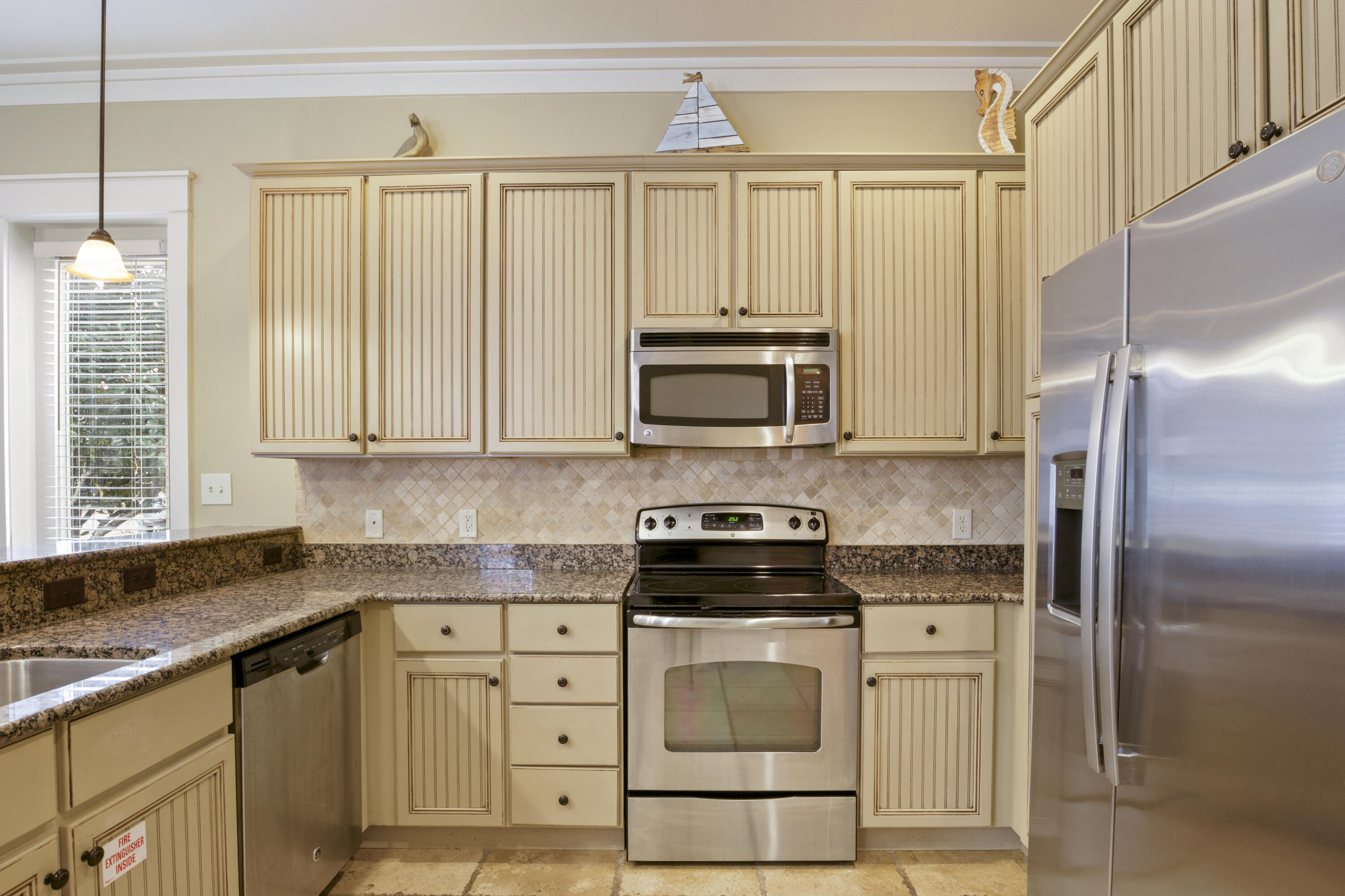 BUNGALOS AT SANDESTIN - Residential