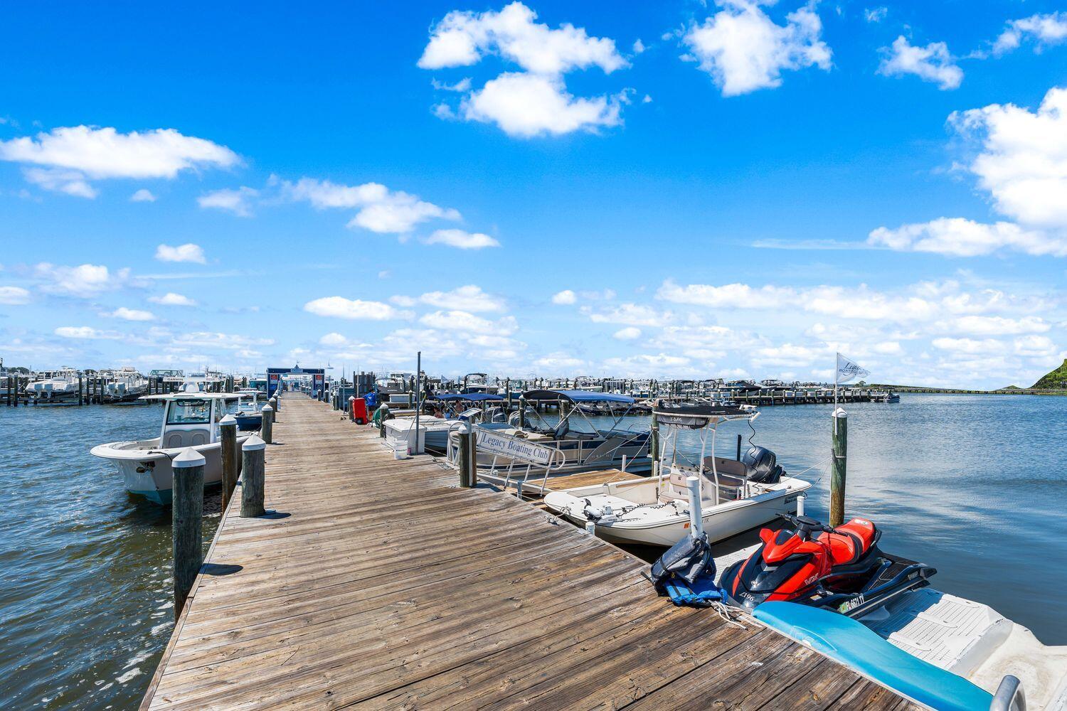 BUNGALOS AT SANDESTIN - Residential