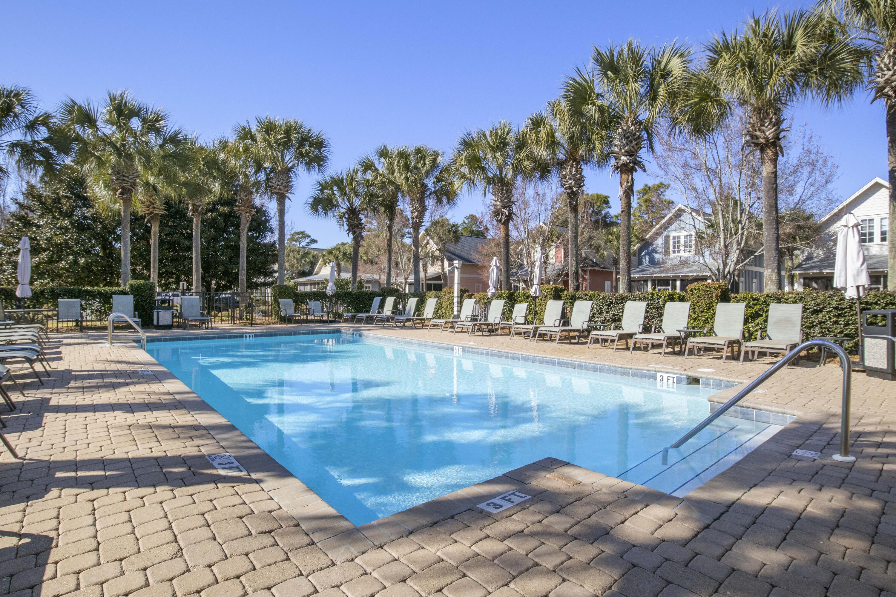 BUNGALOS AT SANDESTIN - Residential