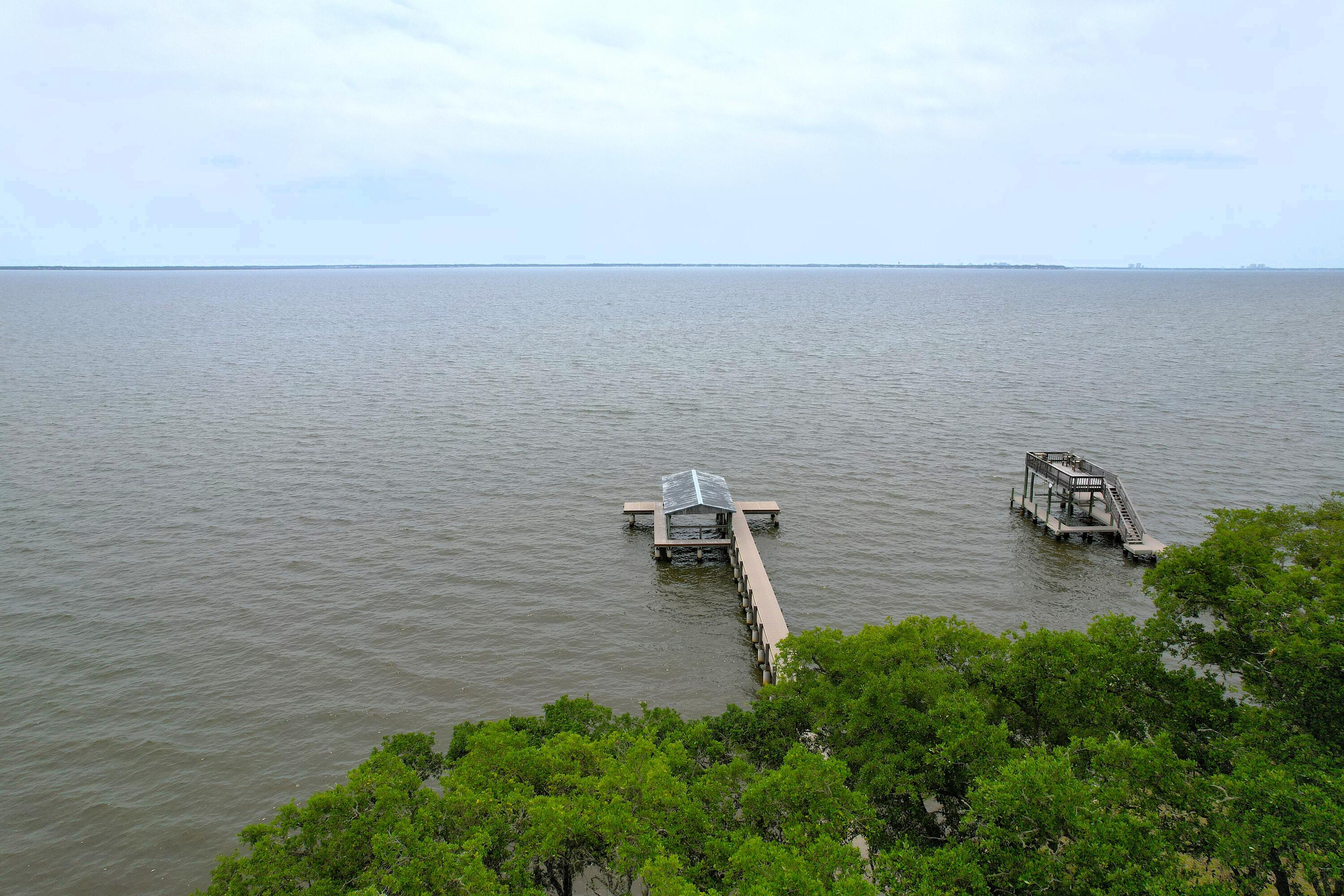 CEDAR BEACH - Residential