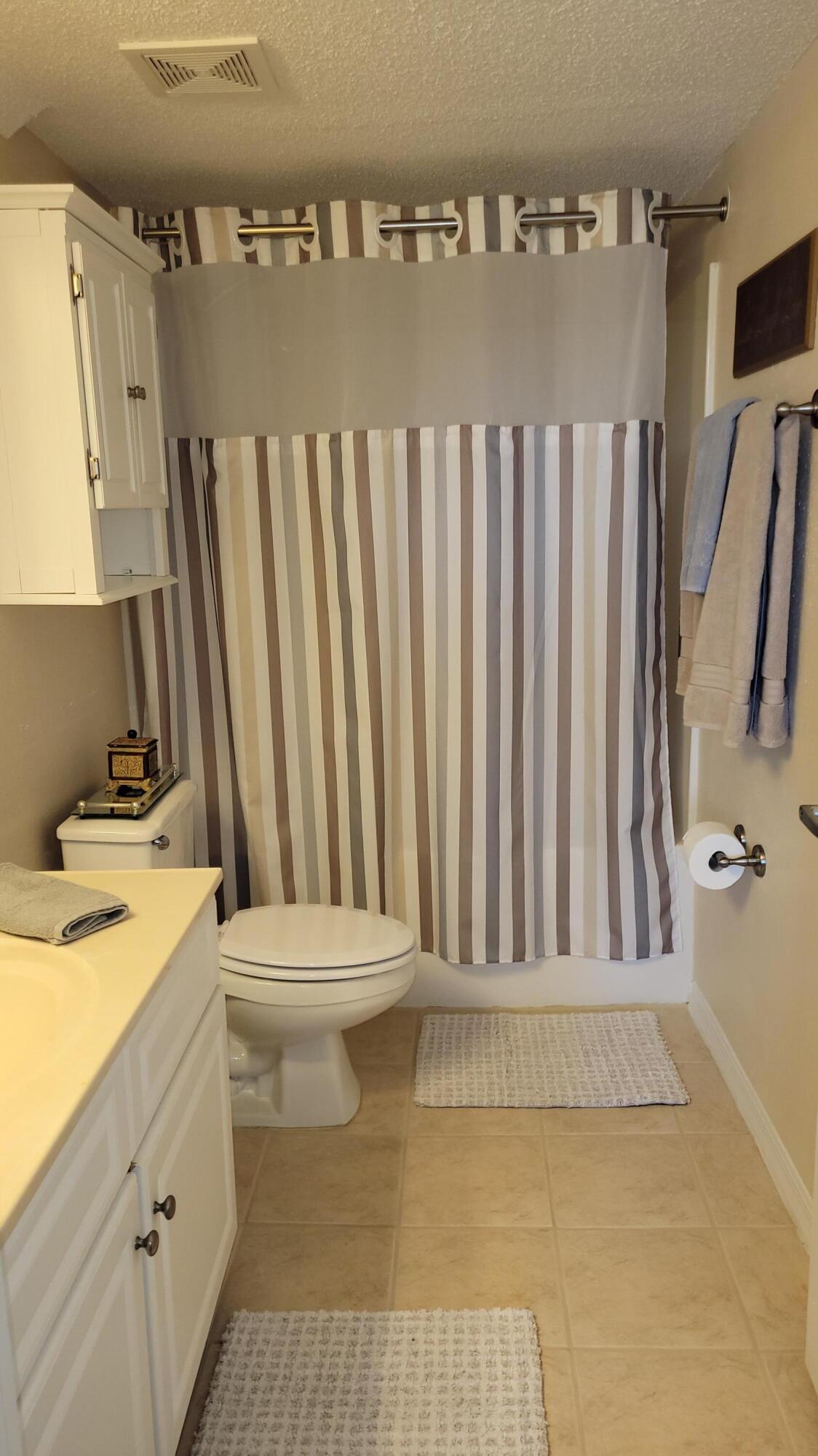 FLORIDA CLUB - Residential Lease