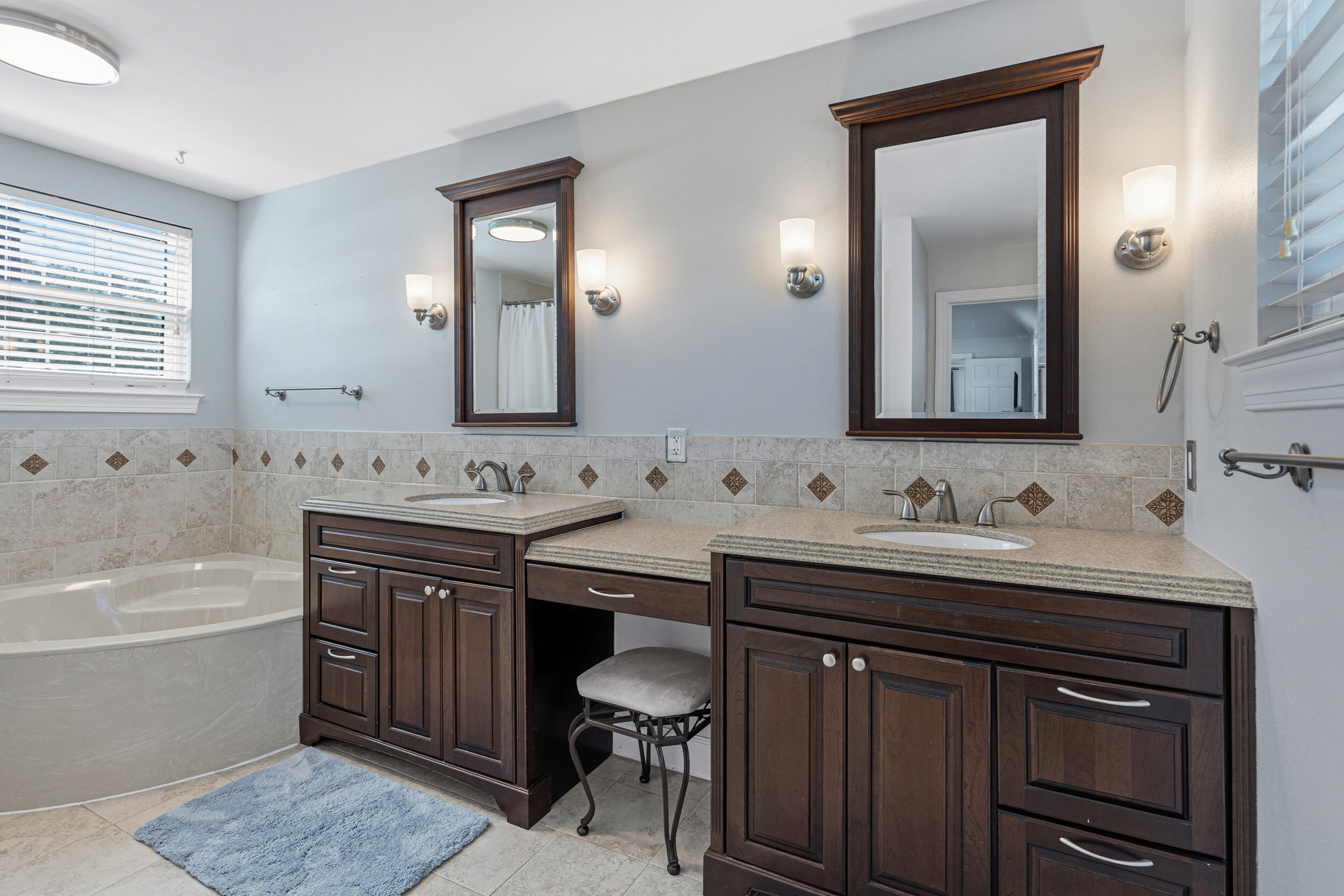 MARINERS COVE - Residential