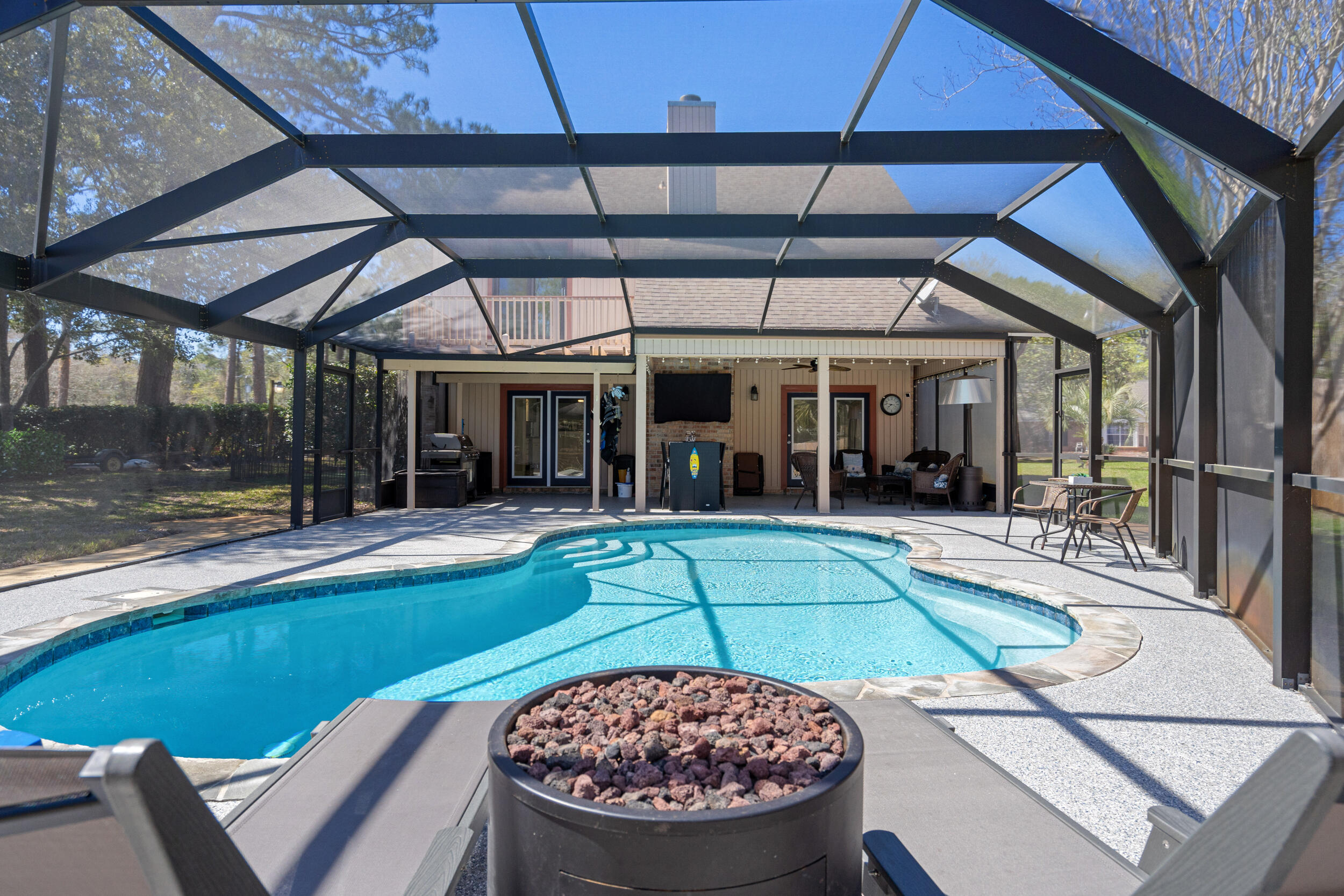 MARINERS COVE - Residential