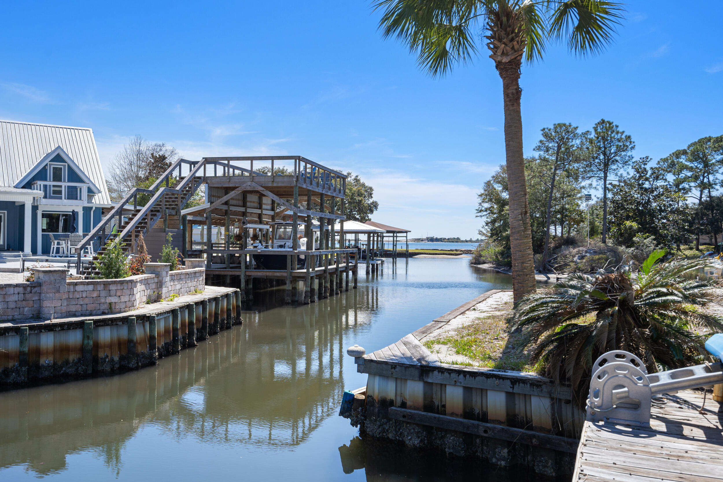 MARINERS COVE - Residential