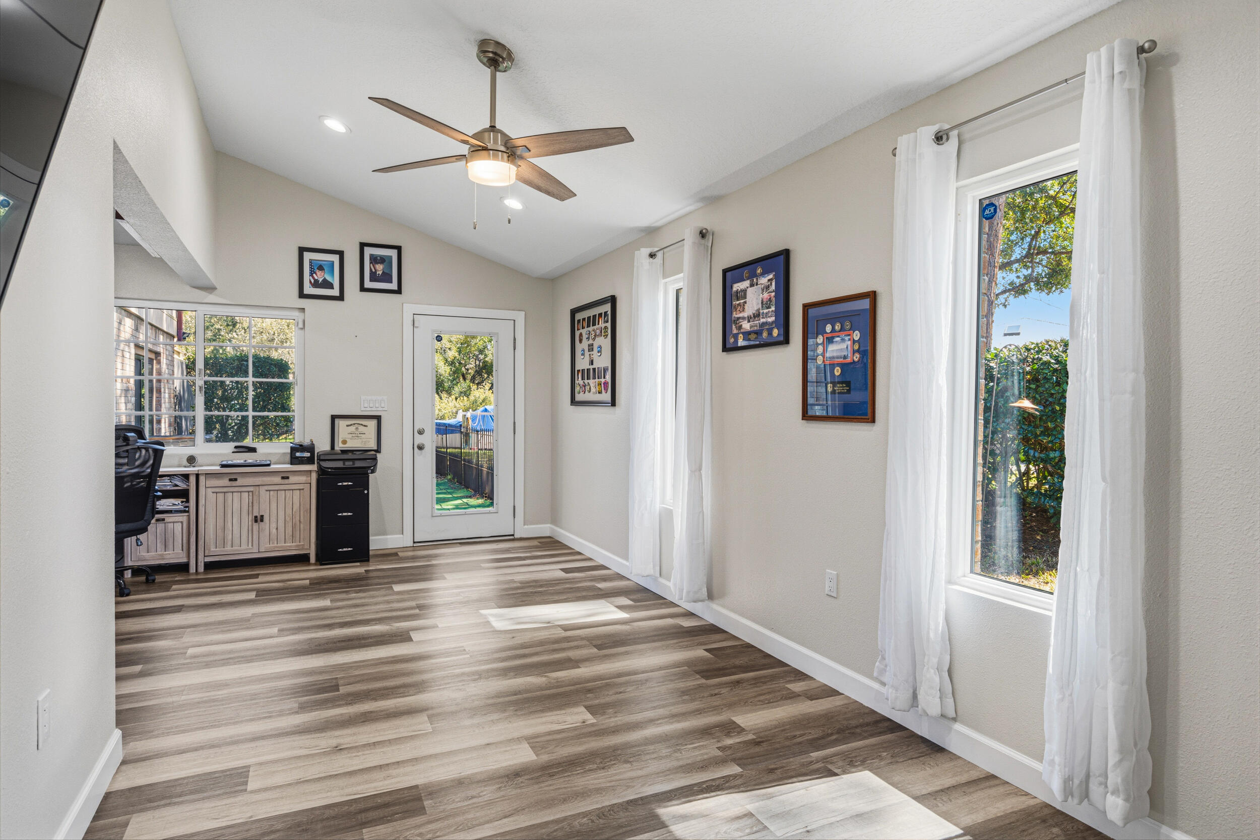 MARINERS COVE - Residential