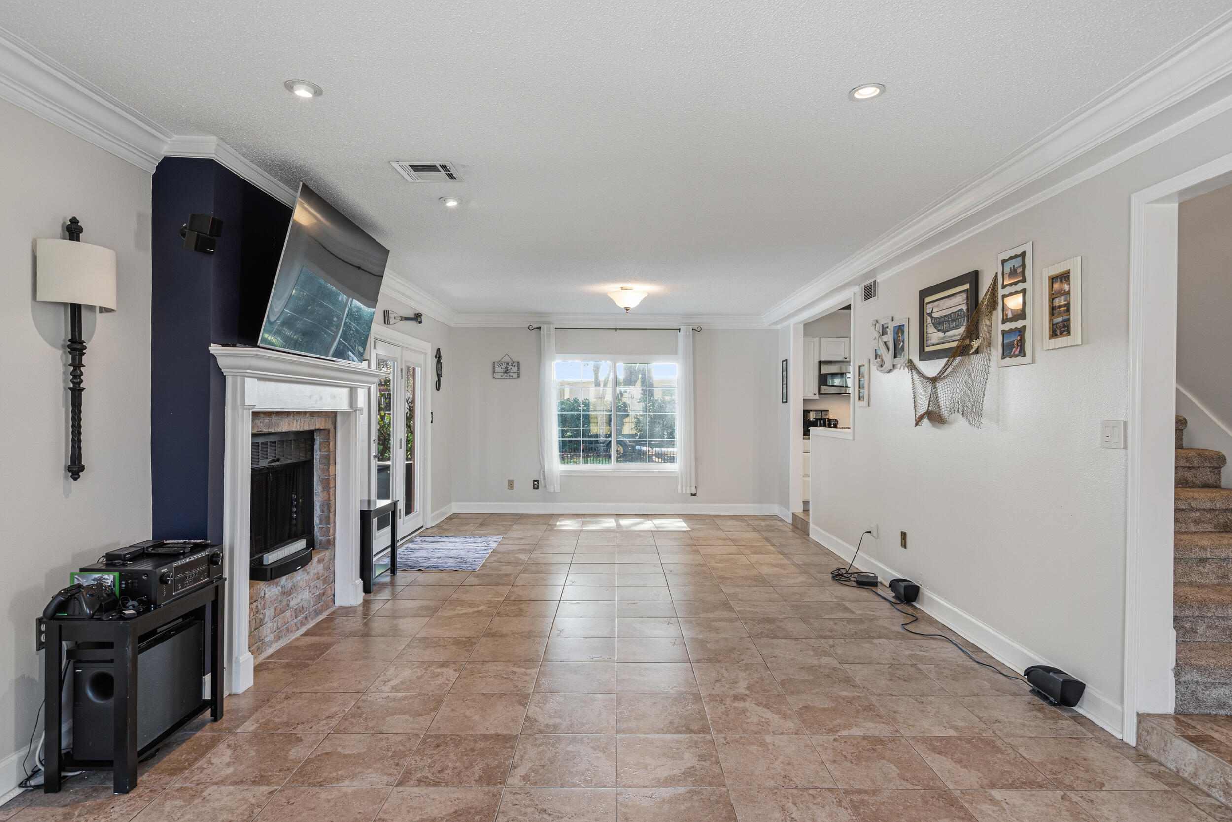 MARINERS COVE - Residential