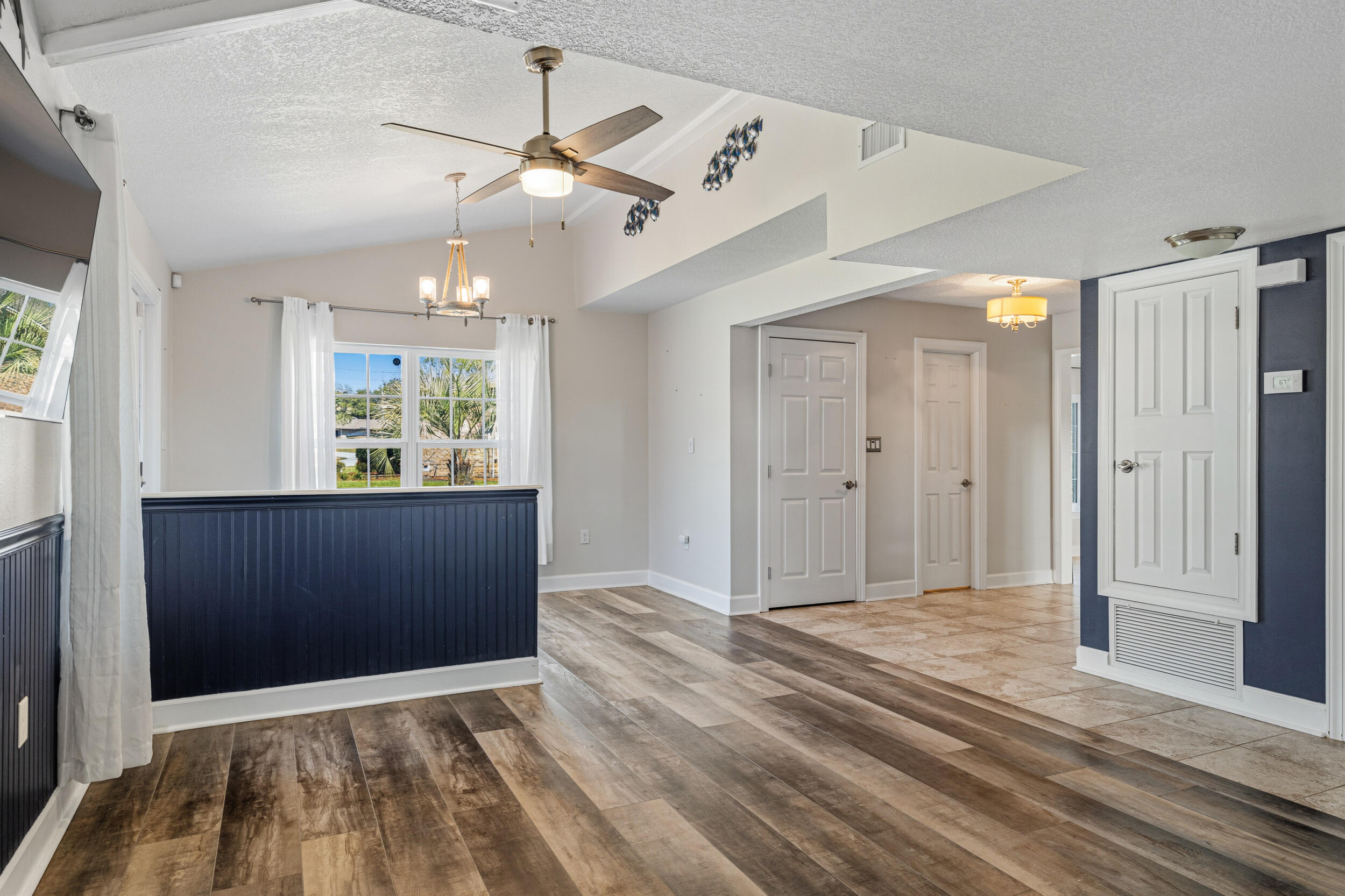 MARINERS COVE - Residential