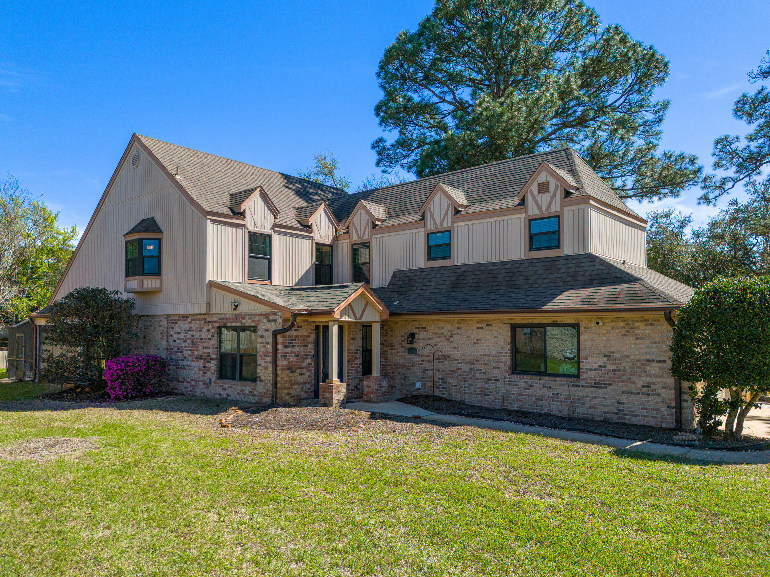 MARINERS COVE - Residential