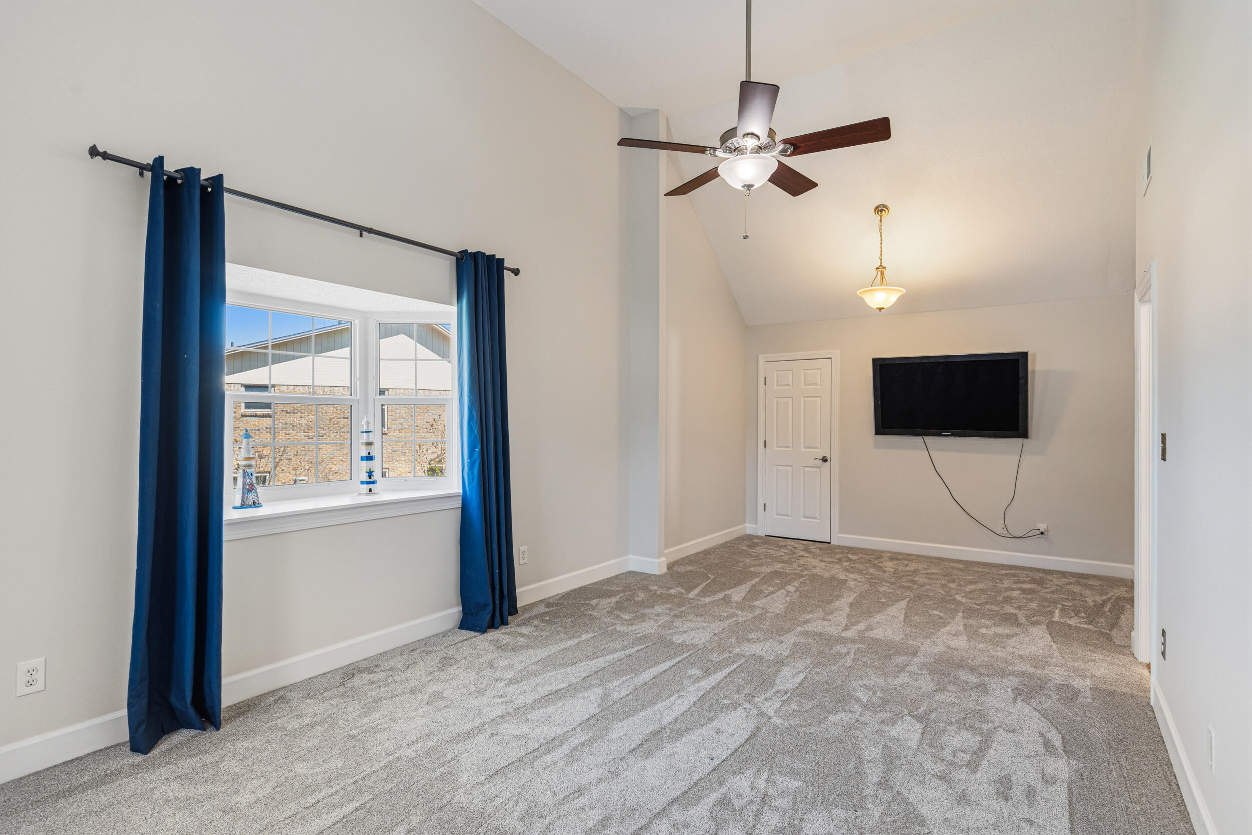 MARINERS COVE - Residential