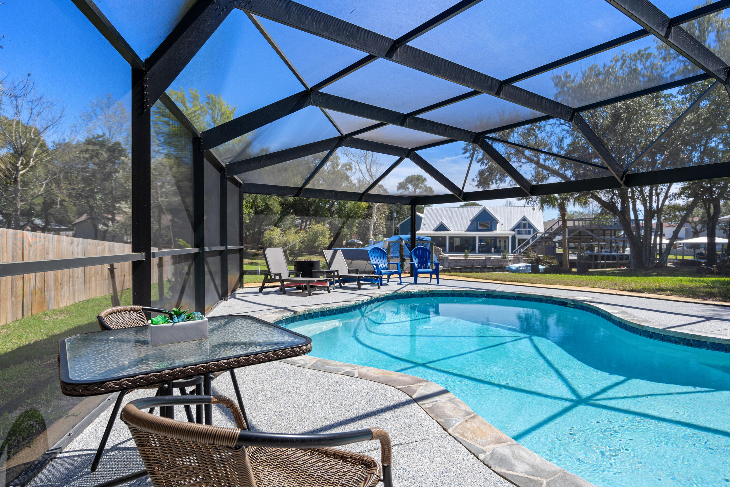 MARINERS COVE - Residential