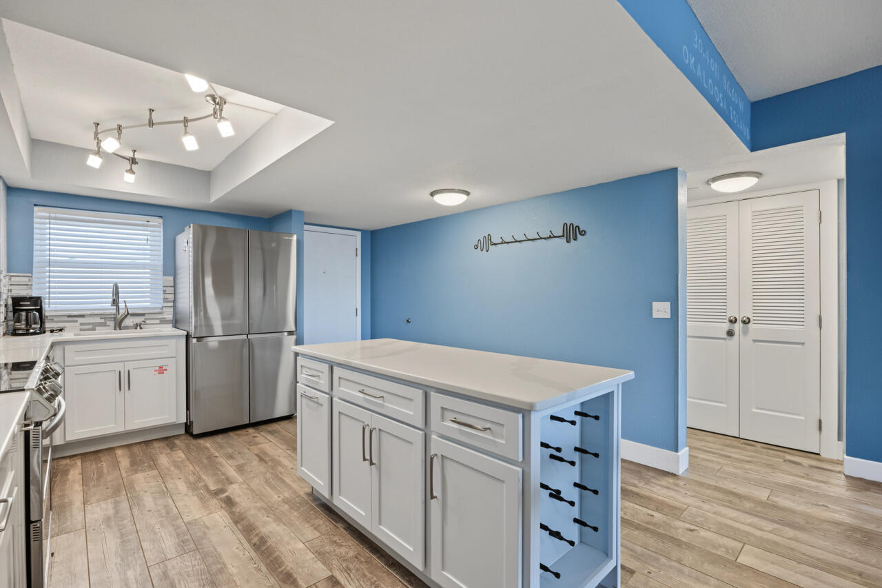 909 Santa Rosa Boulevard 237