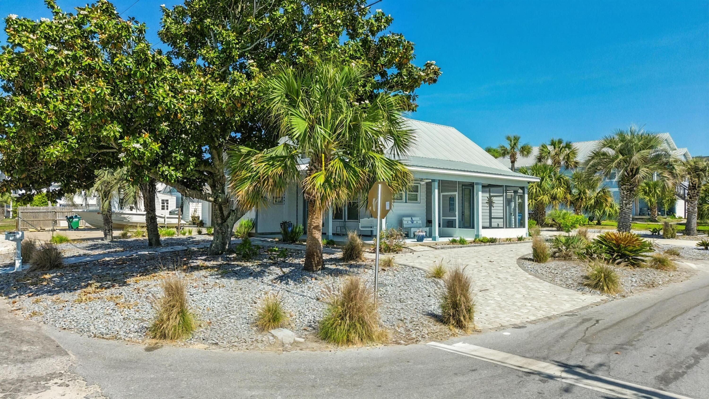 LAGUNA BEACH ESTATES 9TH ADDN - Residential