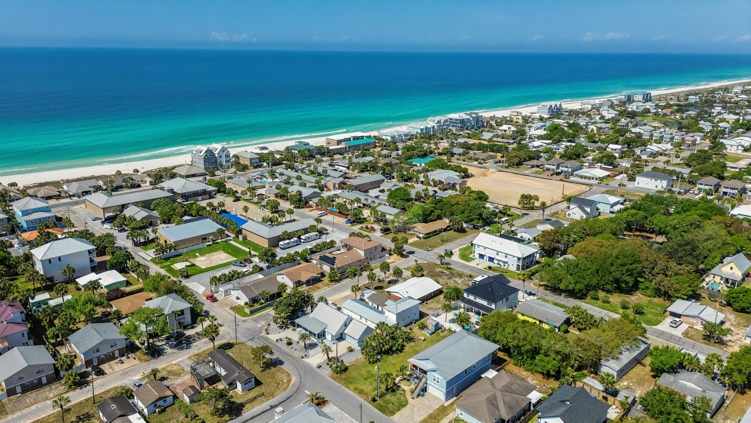 LAGUNA BEACH ESTATES 9TH ADDN - Residential