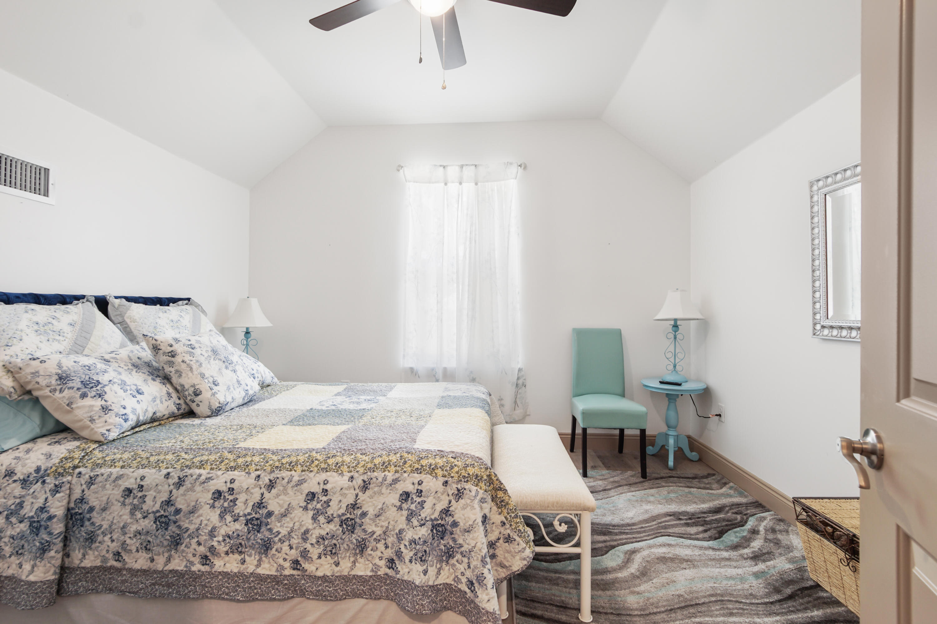 LAGUNA BEACH ESTATES 9TH ADDN - Residential