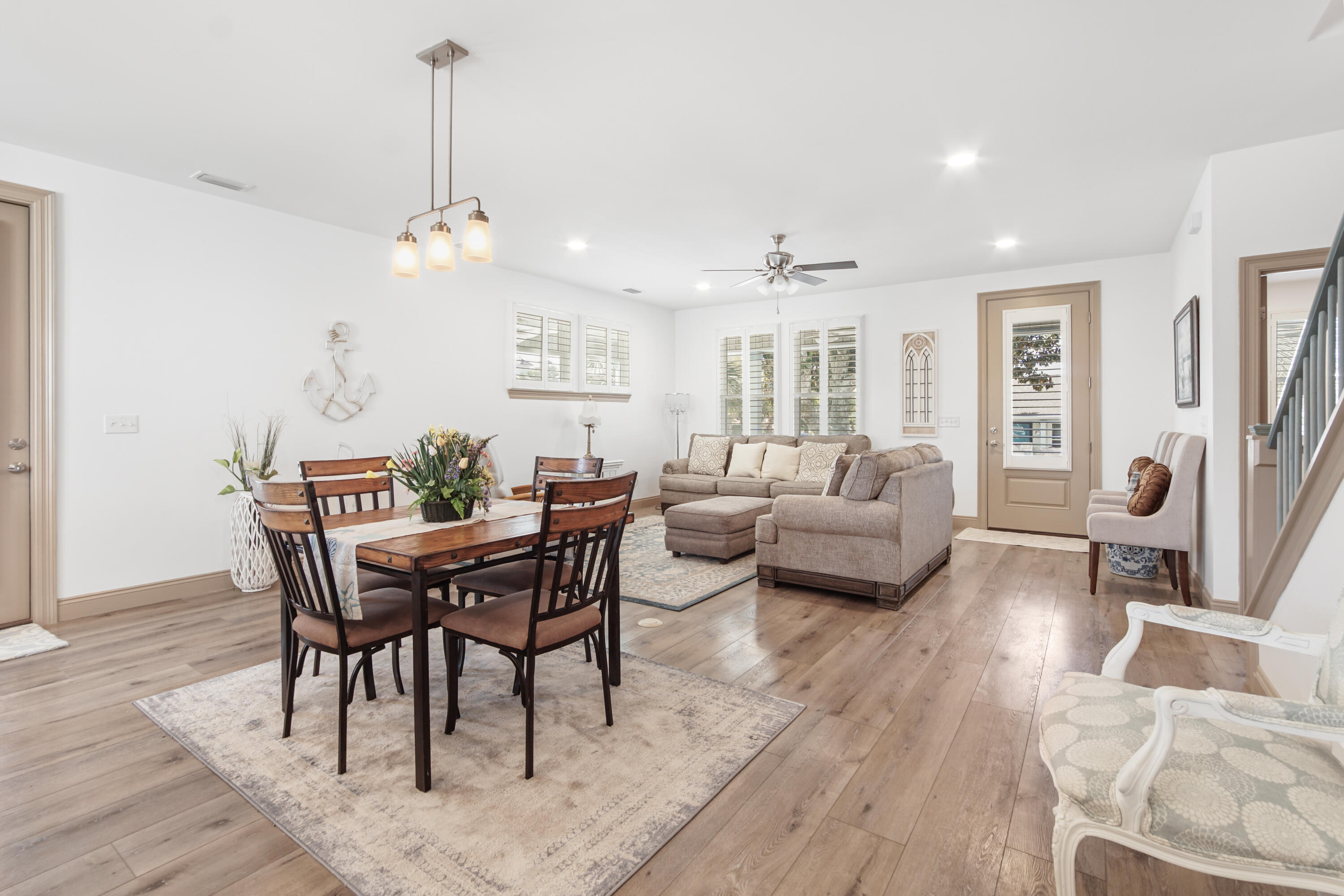 LAGUNA BEACH ESTATES 9TH ADDN - Residential