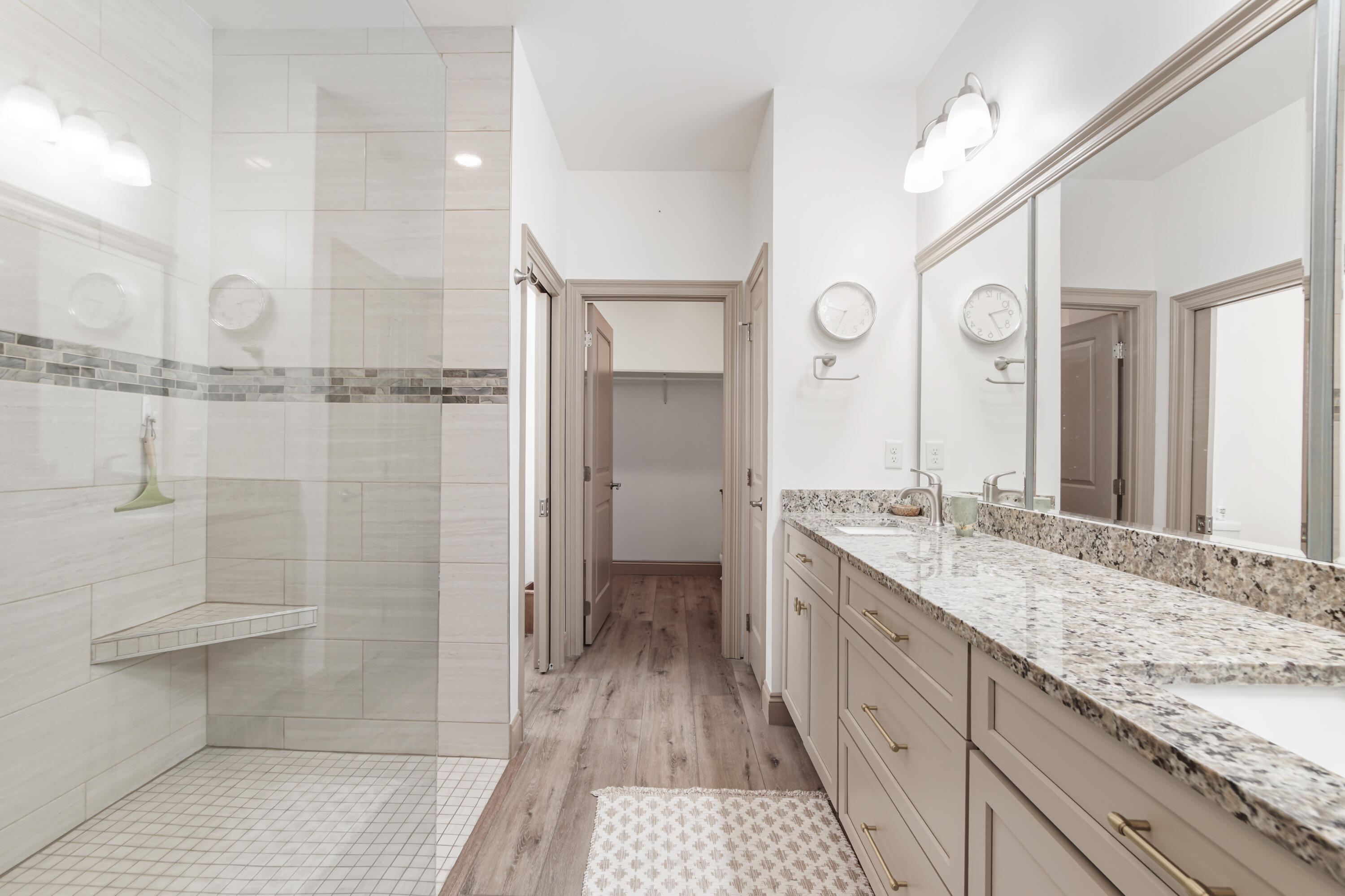 LAGUNA BEACH ESTATES 9TH ADDN - Residential