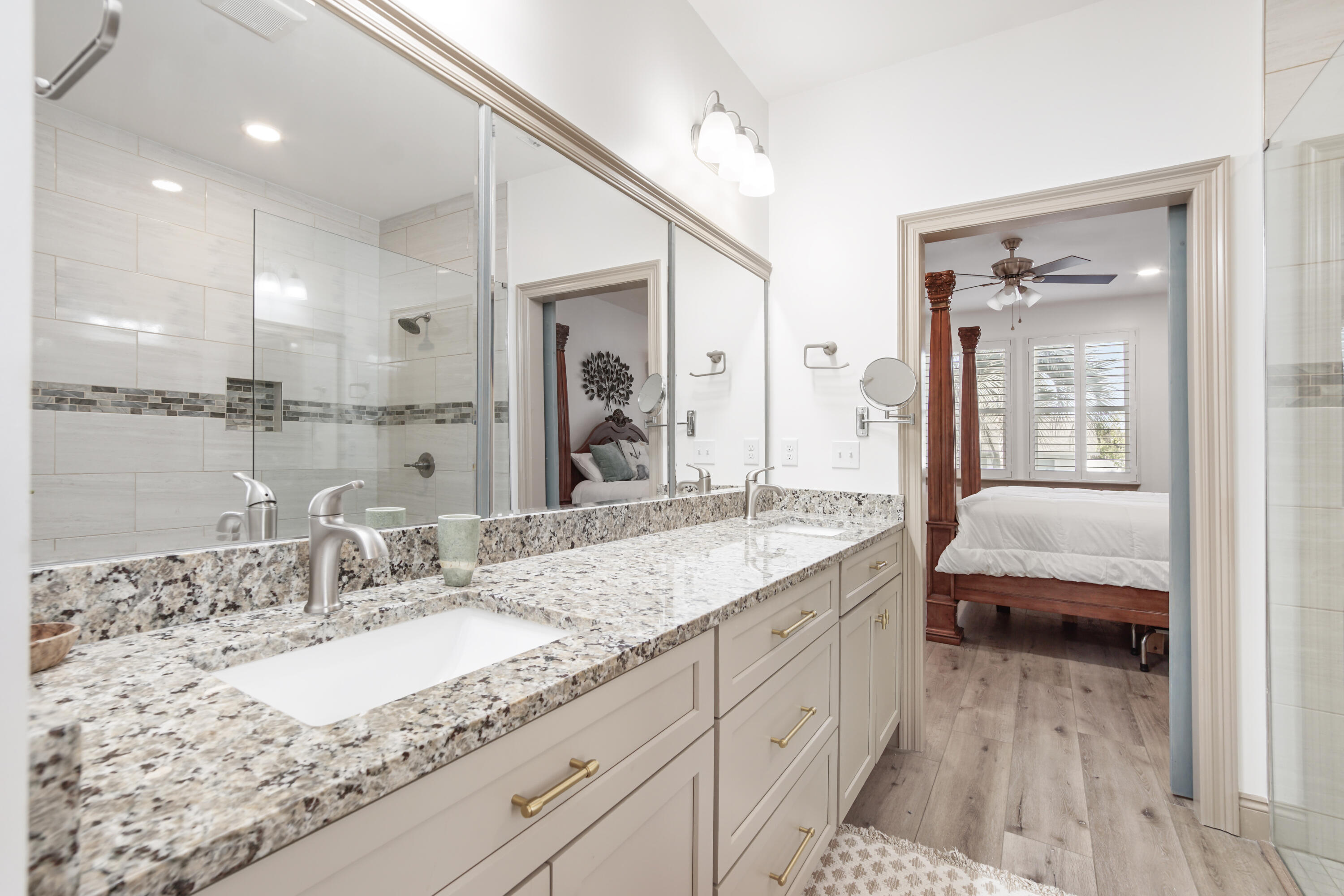 LAGUNA BEACH ESTATES 9TH ADDN - Residential