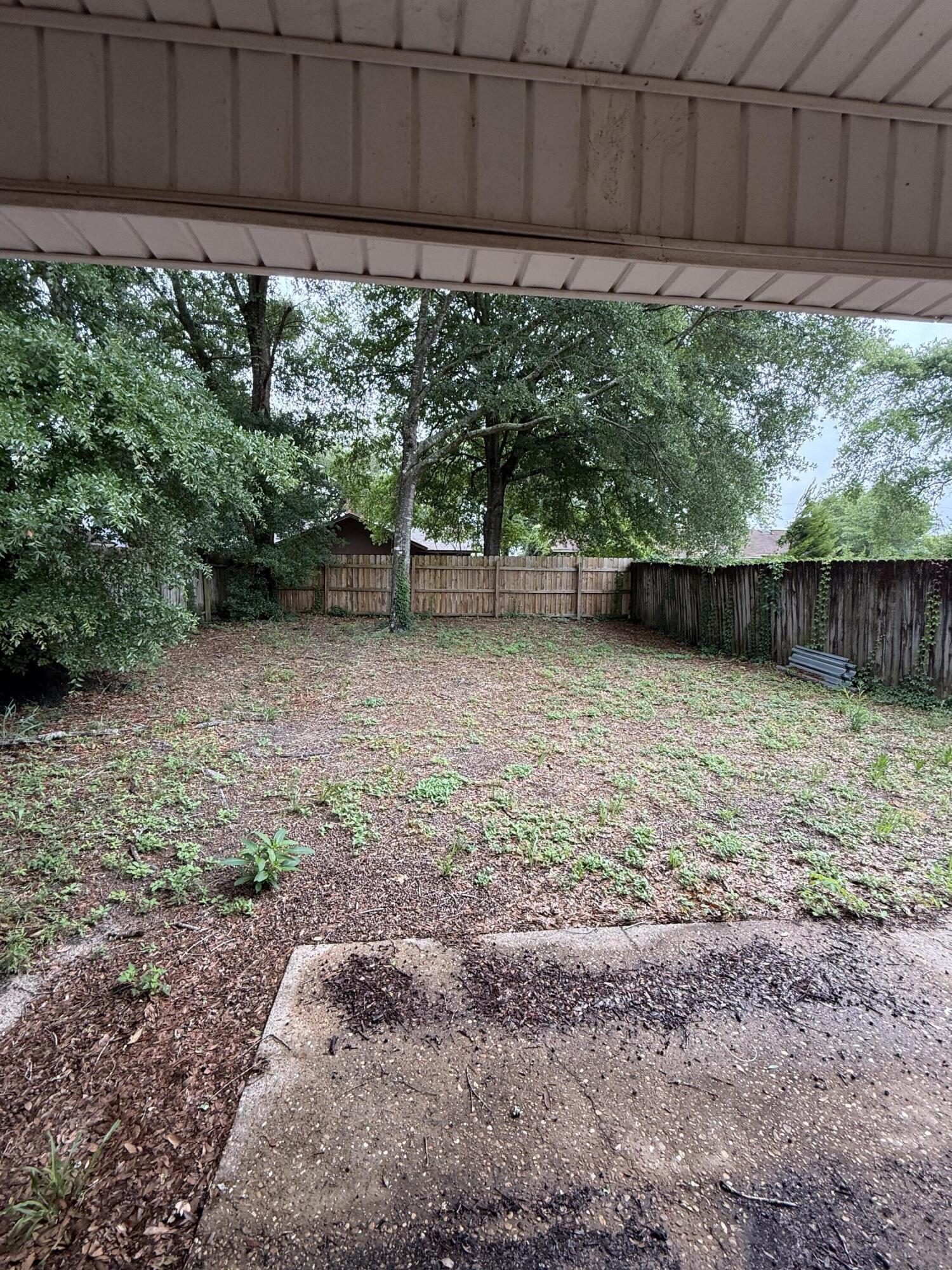 SUNSET STRIP S/D LOT 5 BLK 4 - Residential Lease