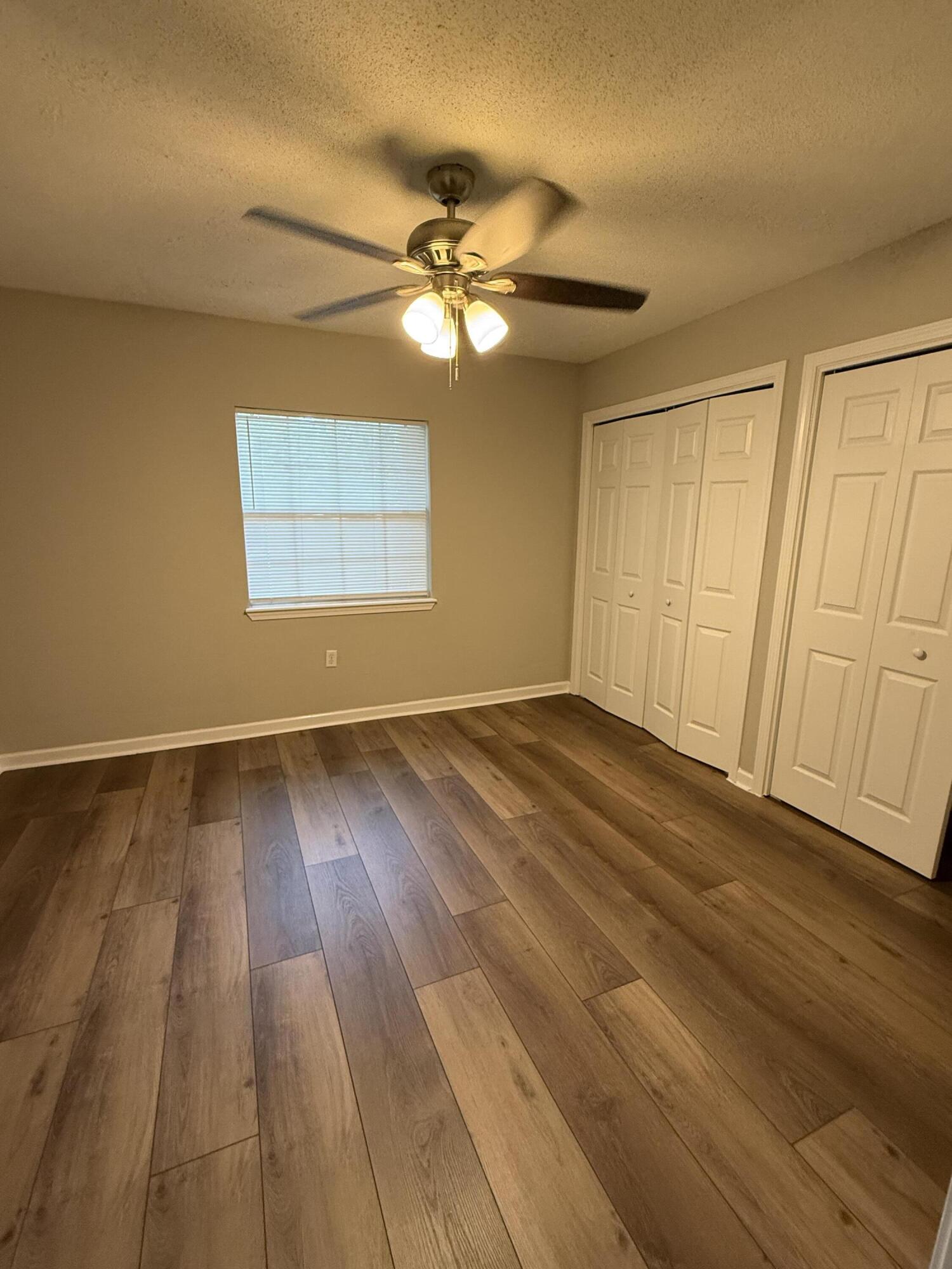 SUNSET STRIP S/D LOT 5 BLK 4 - Residential Lease