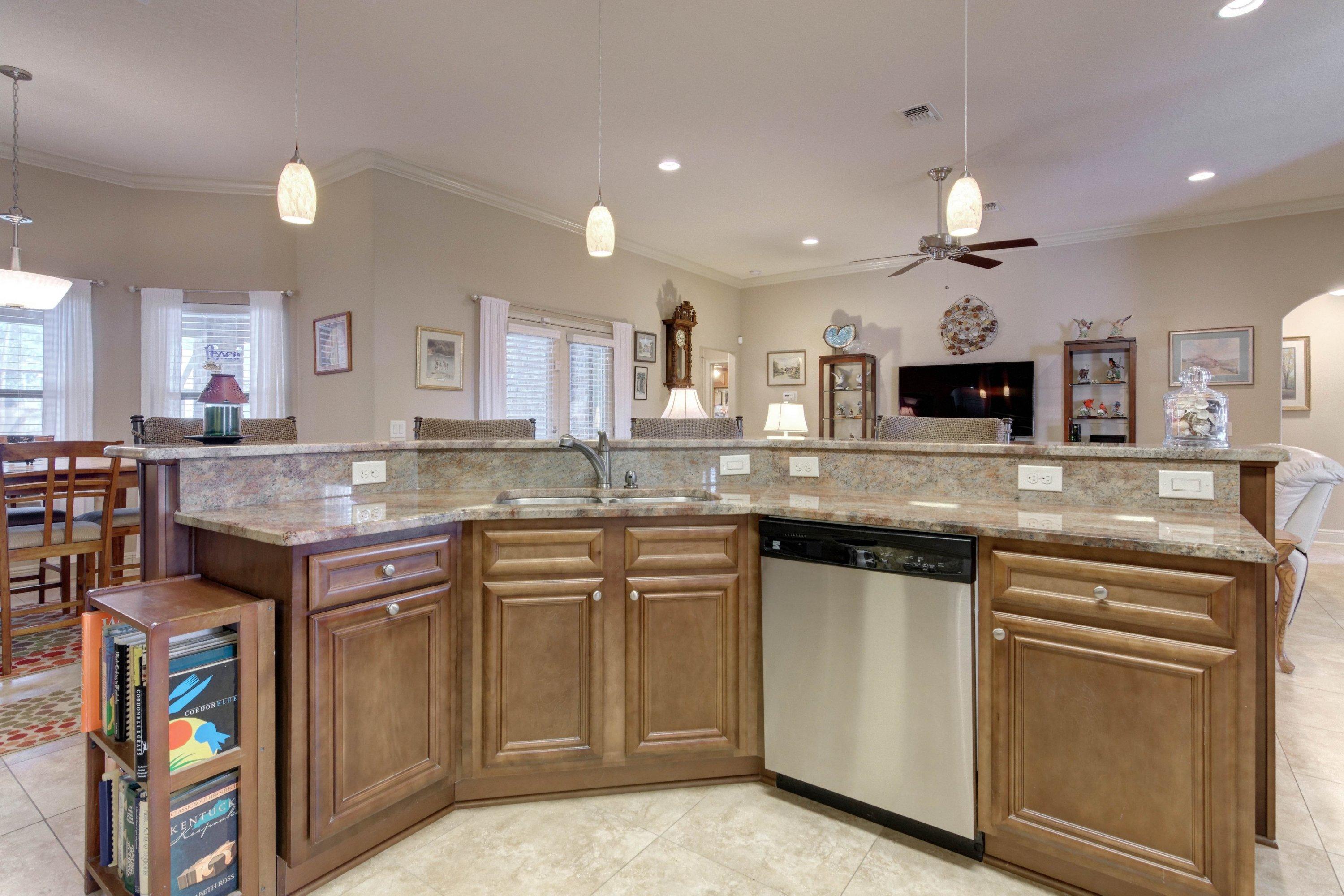 HOLLEY BY THE SEA - Residential