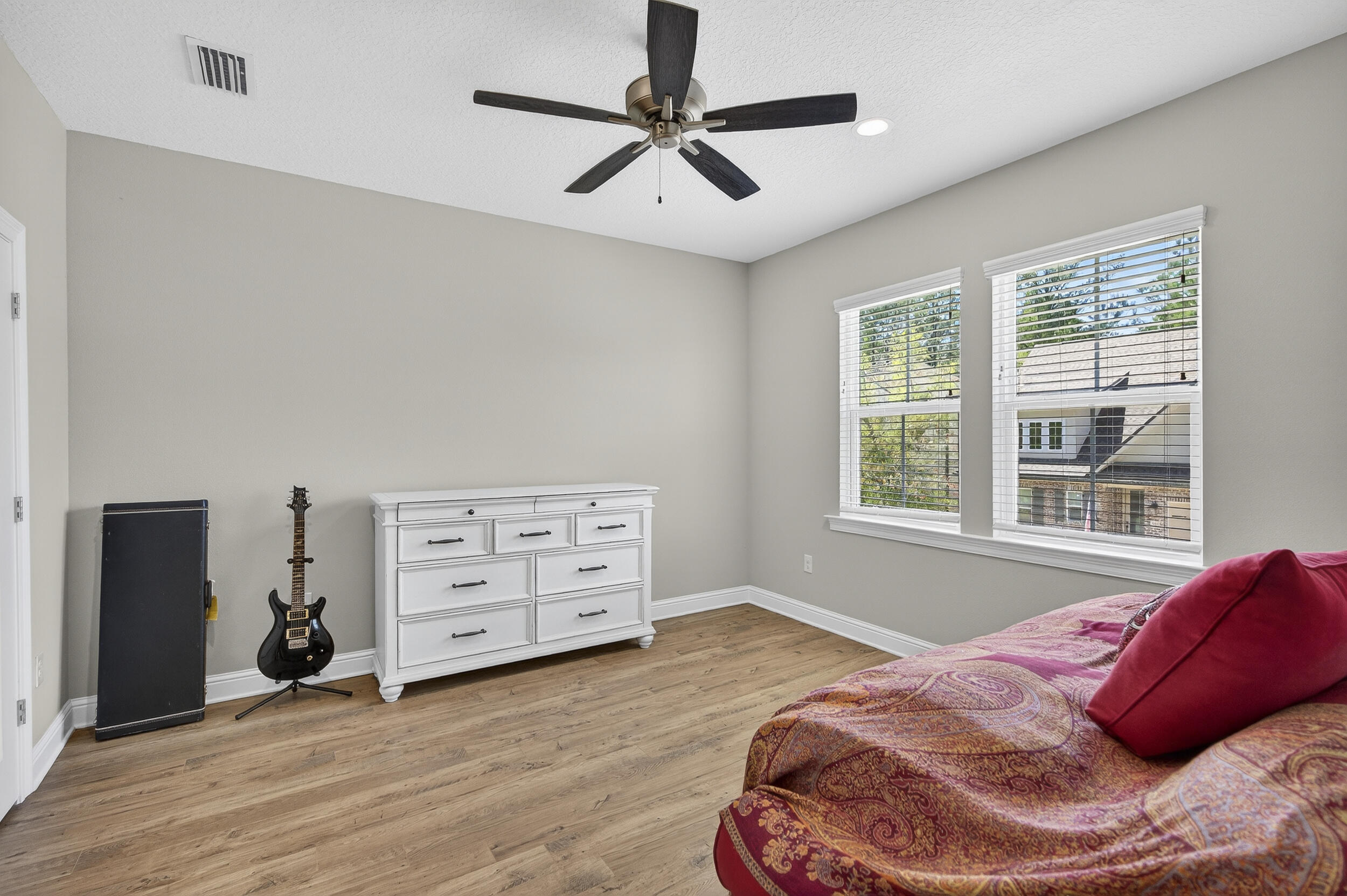 LAUREL OAKS S/D - Residential